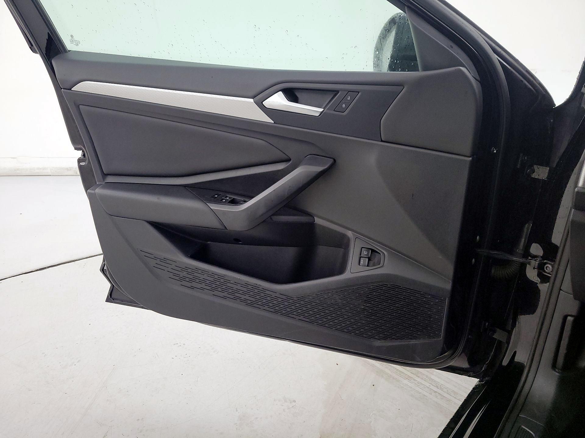 Thumbnail: 2021 Volkswagen Jetta - 12