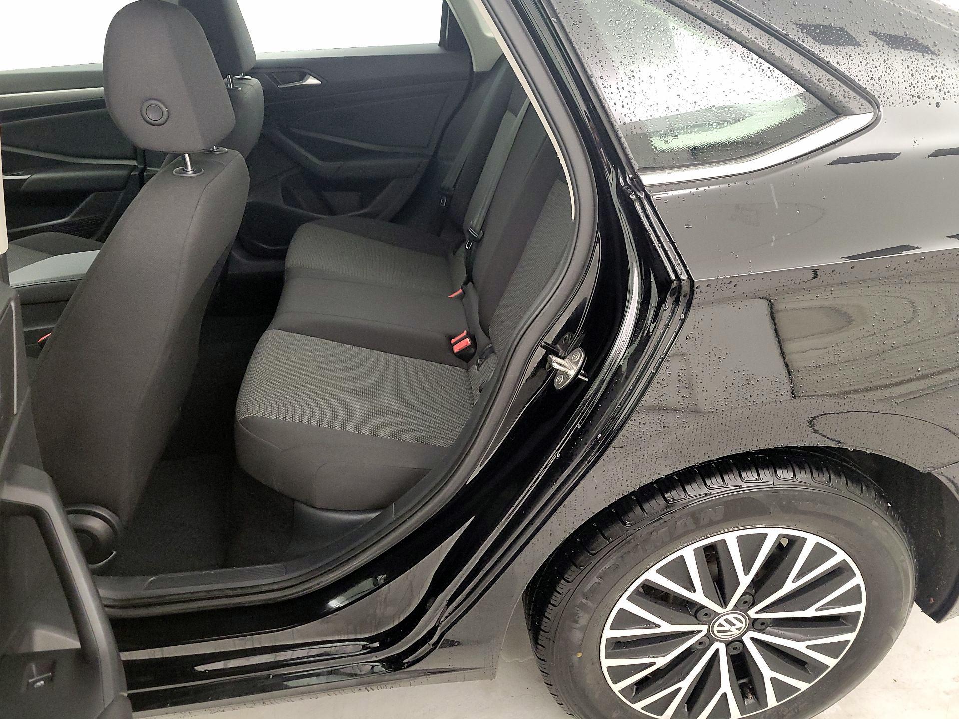 Thumbnail: 2021 Volkswagen Jetta - 18