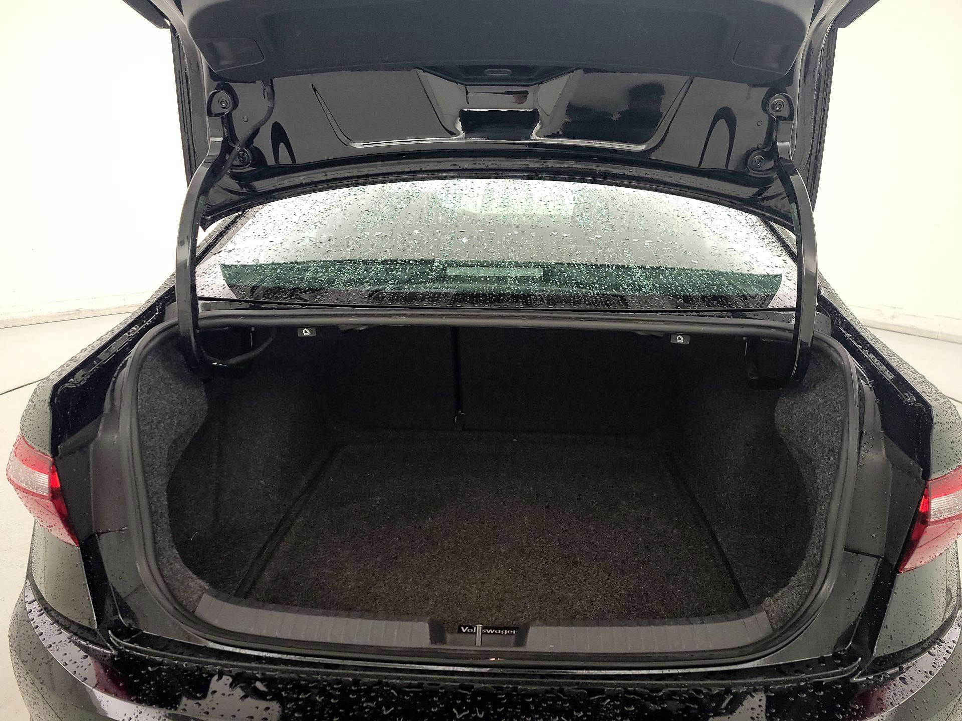 Thumbnail: 2021 Volkswagen Jetta - 19