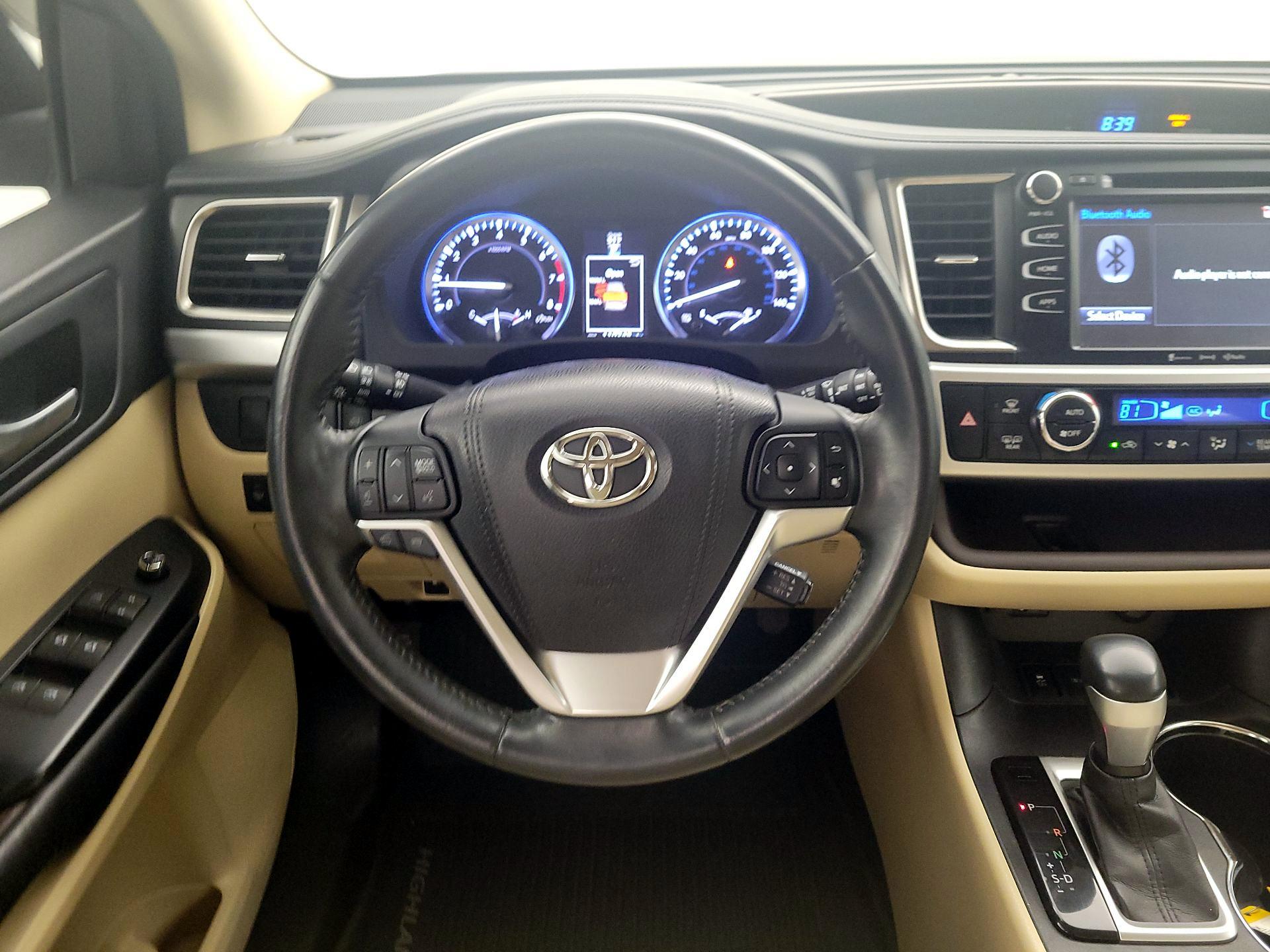 Thumbnail: 2016 Toyota Highlander - 10