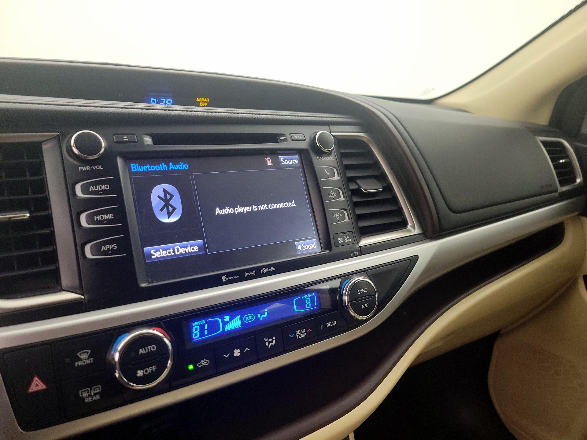 Thumbnail: 2016 Toyota Highlander - 15