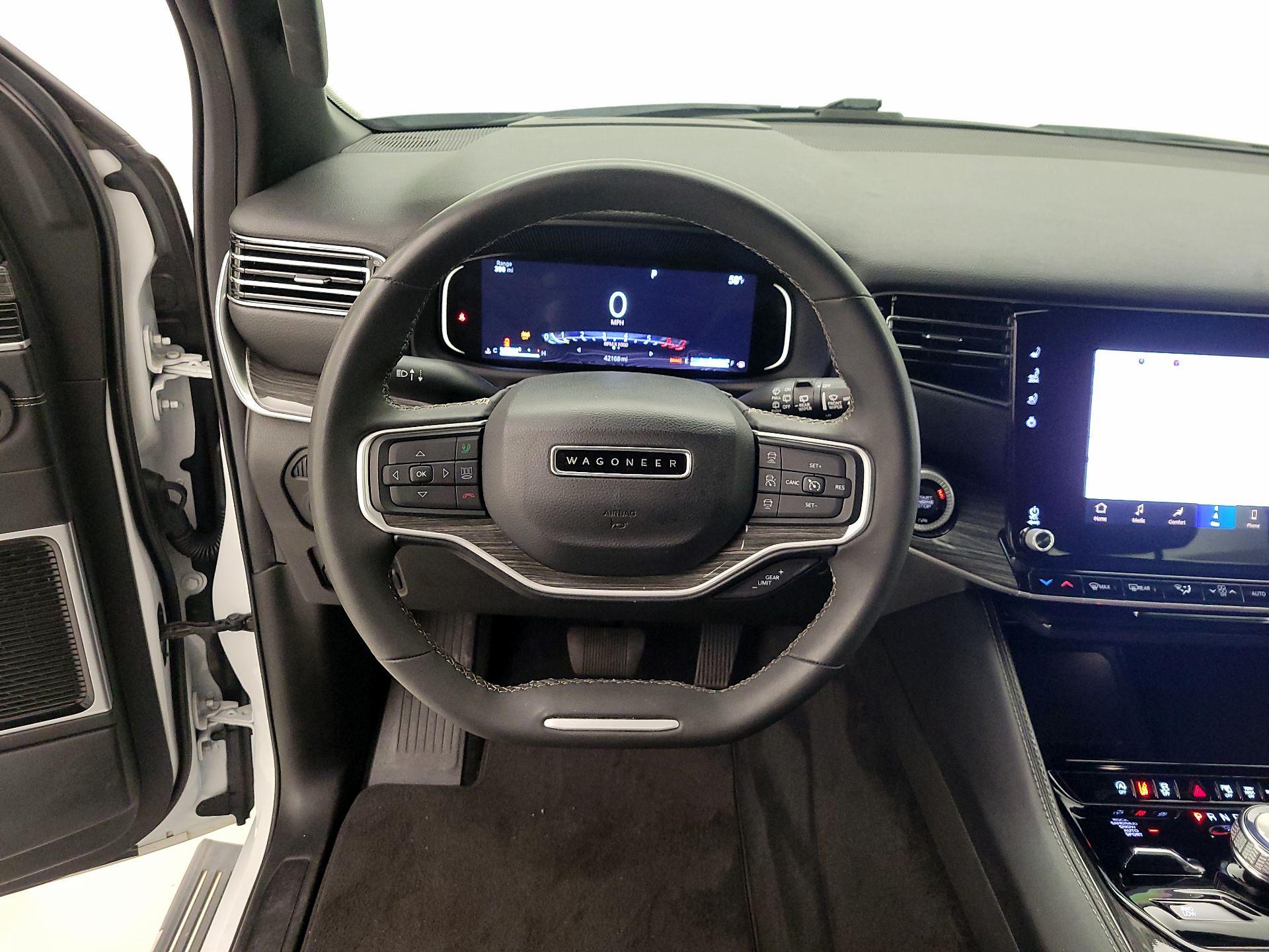 Thumbnail: 2022 Jeep Wagoneer - 10