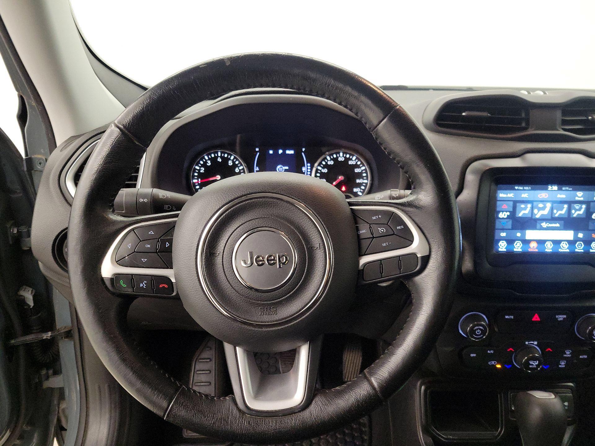 Thumbnail: 2018 Jeep Renegade - 10