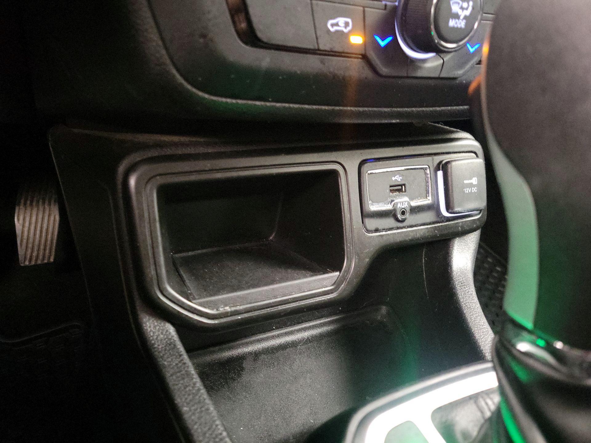 Thumbnail: 2018 Jeep Renegade - 17