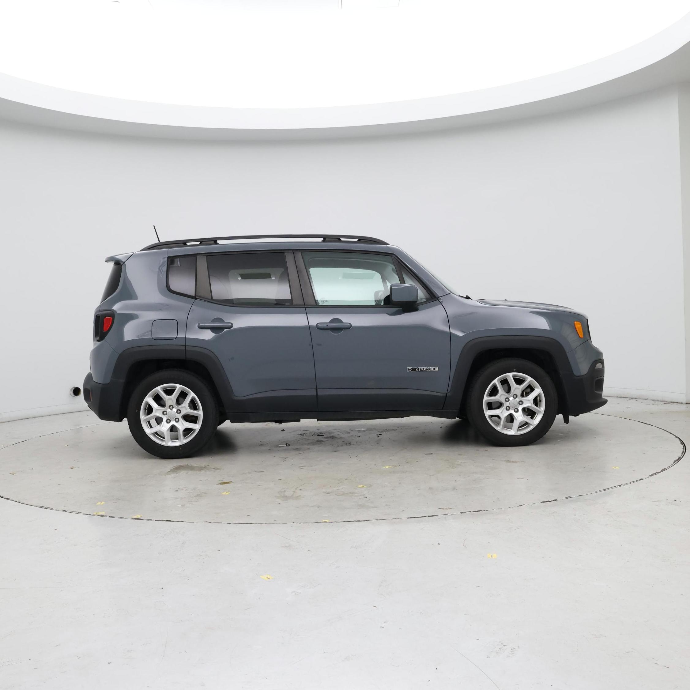 Thumbnail: 2018 Jeep Renegade - 7