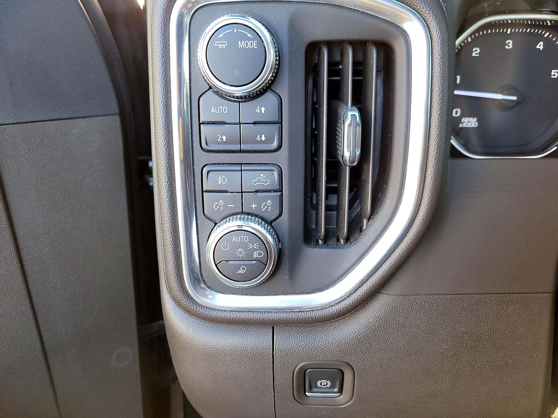 Thumbnail: 2022 GMC Sierra 3500 - 11