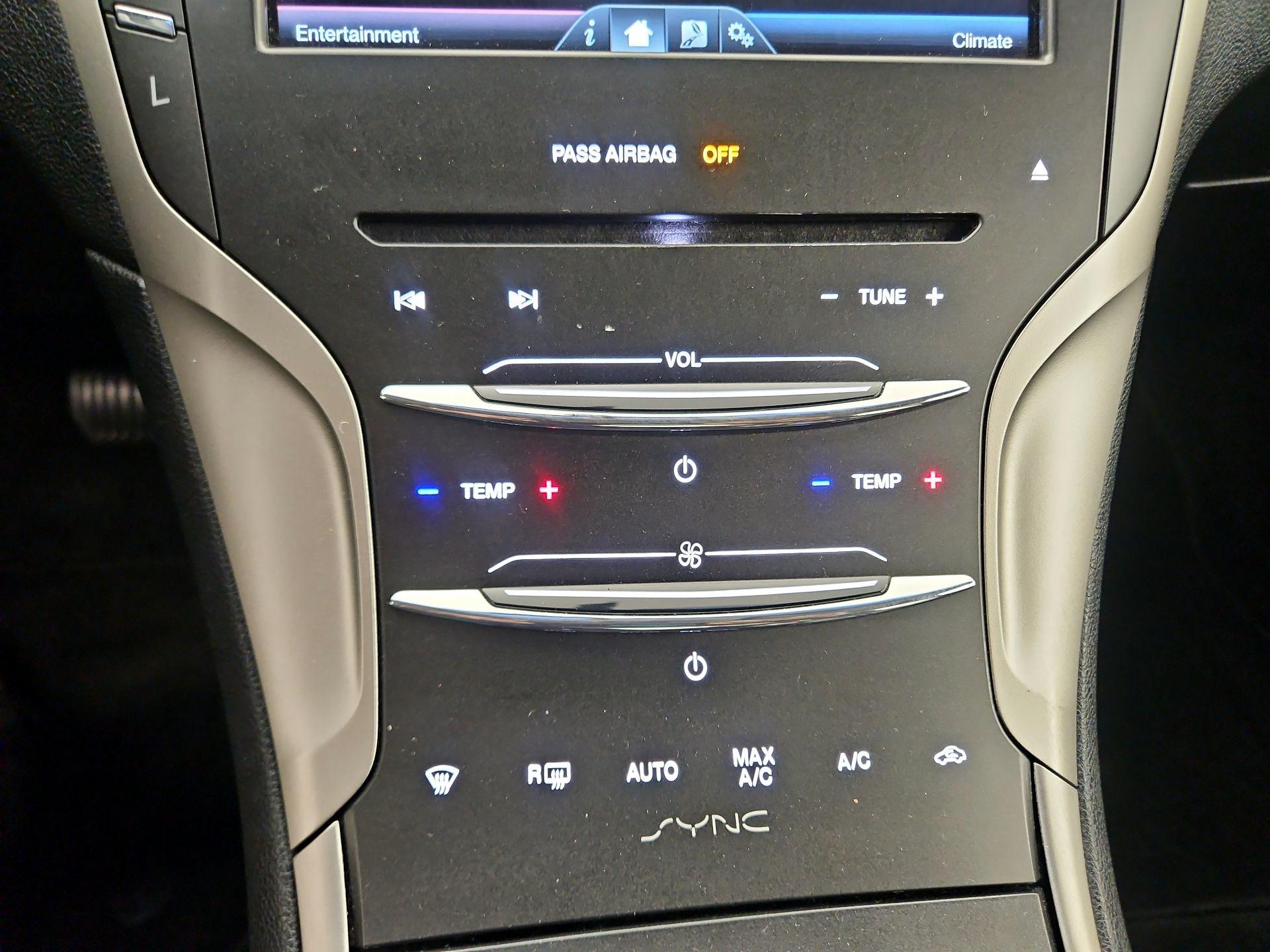 Thumbnail: 2016 Lincoln MKZ - 17