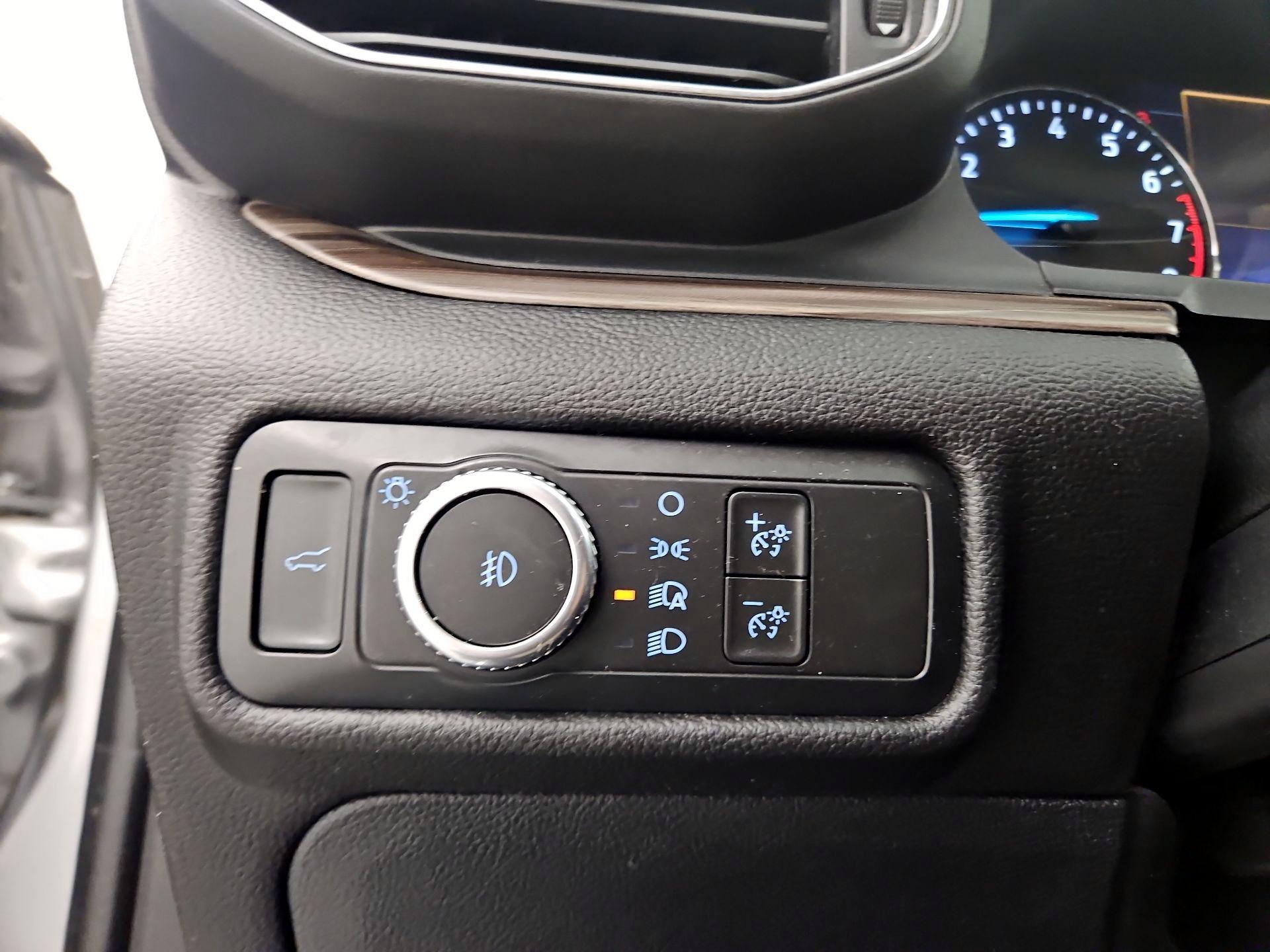 Thumbnail: 2021 Ford Explorer - 13