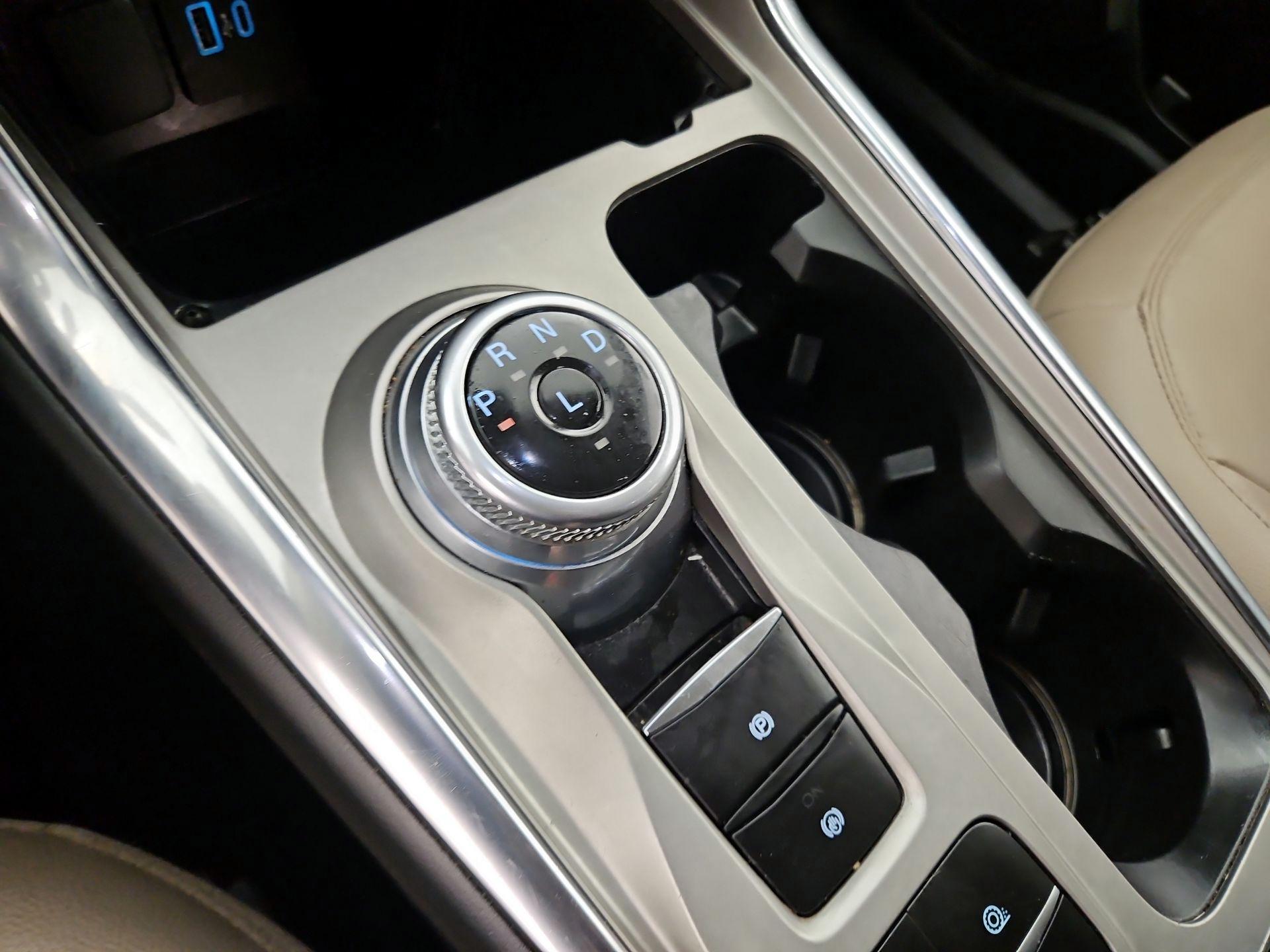 Thumbnail: 2021 Ford Explorer - 17