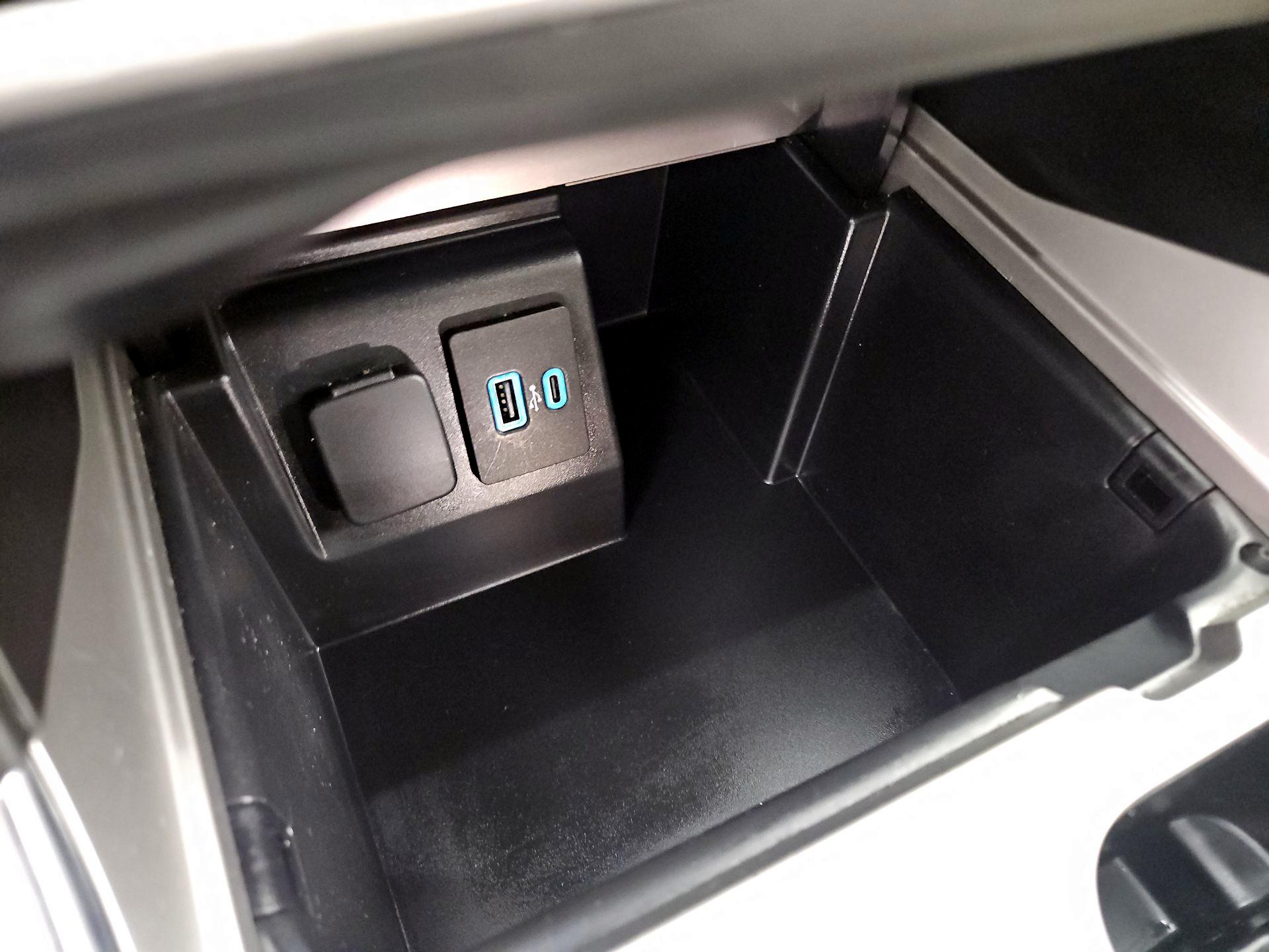 Thumbnail: 2021 Ford Explorer - 18