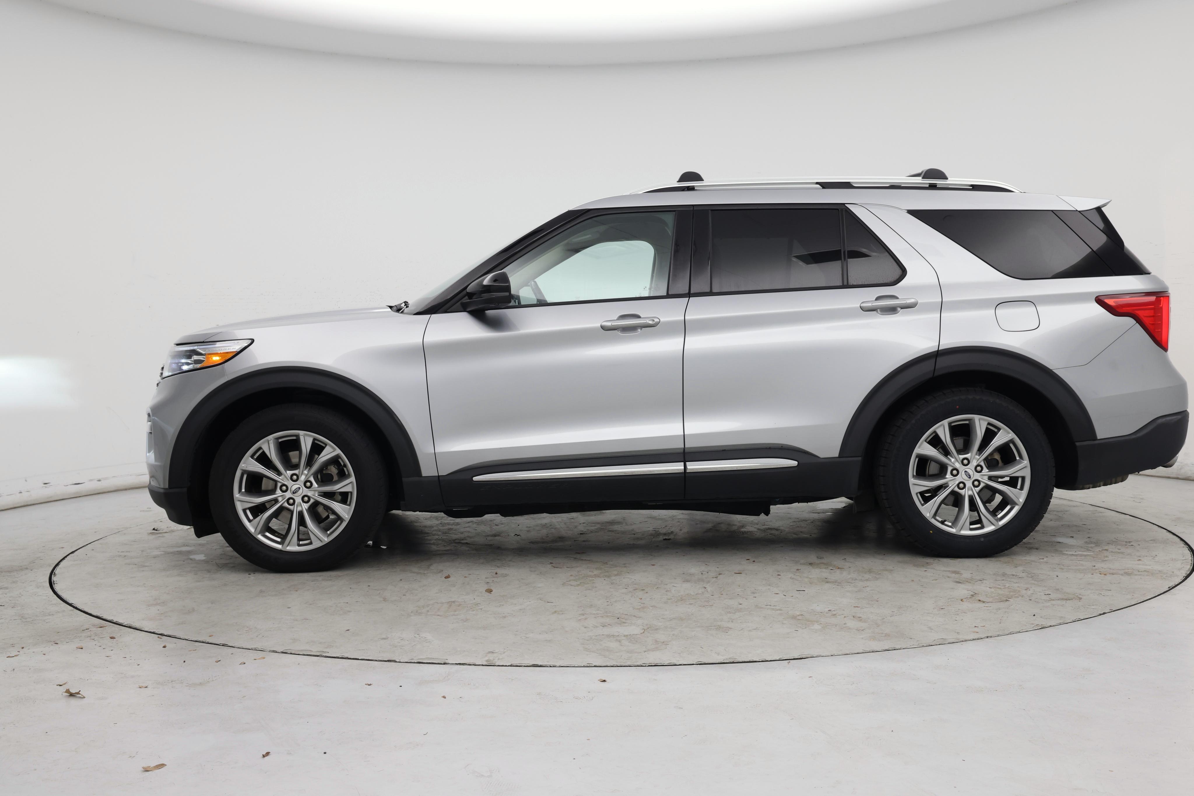 Thumbnail: 2021 Ford Explorer - 3