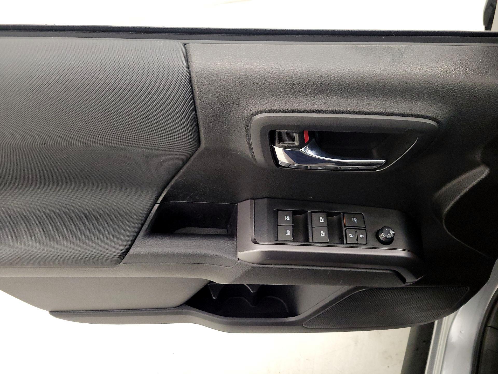 Thumbnail: 2022 Toyota Tacoma - 12