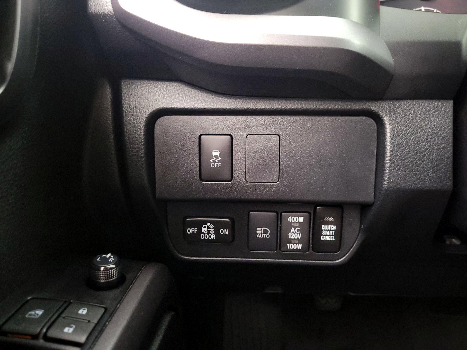 Thumbnail: 2022 Toyota Tacoma - 13