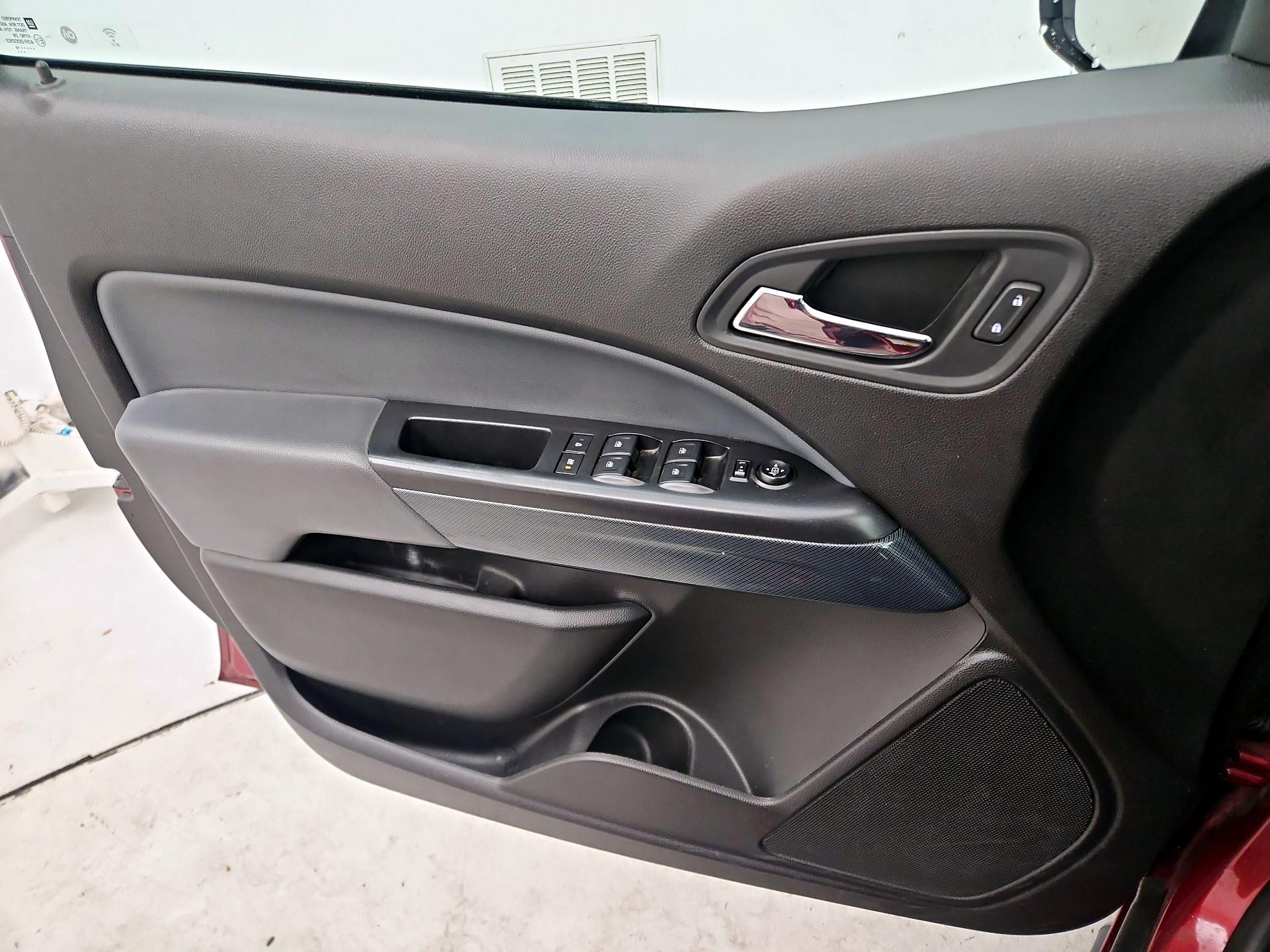 Thumbnail: 2019 Chevrolet Colorado - 12