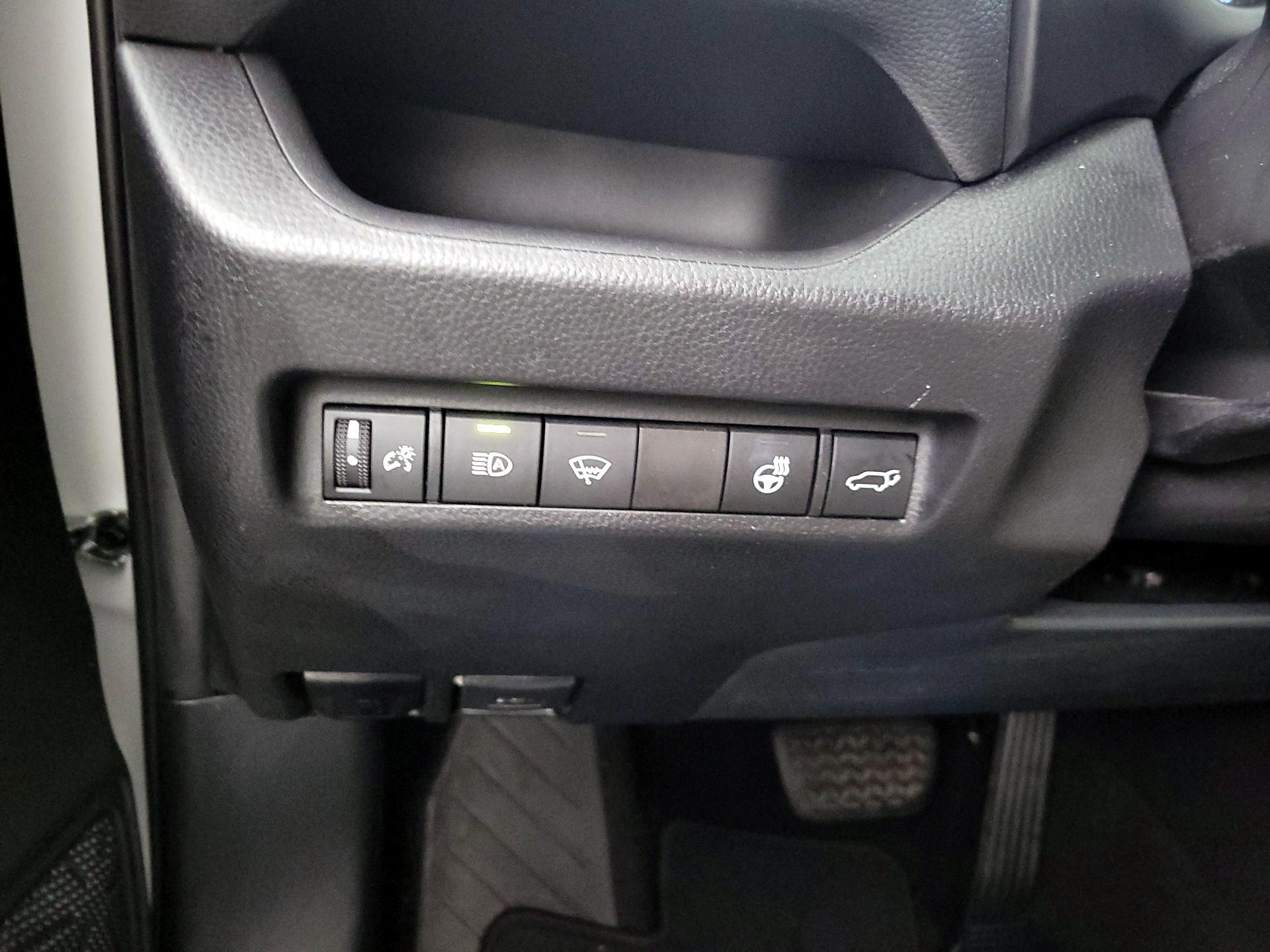 Thumbnail: 2021 Toyota RAV4 - 13