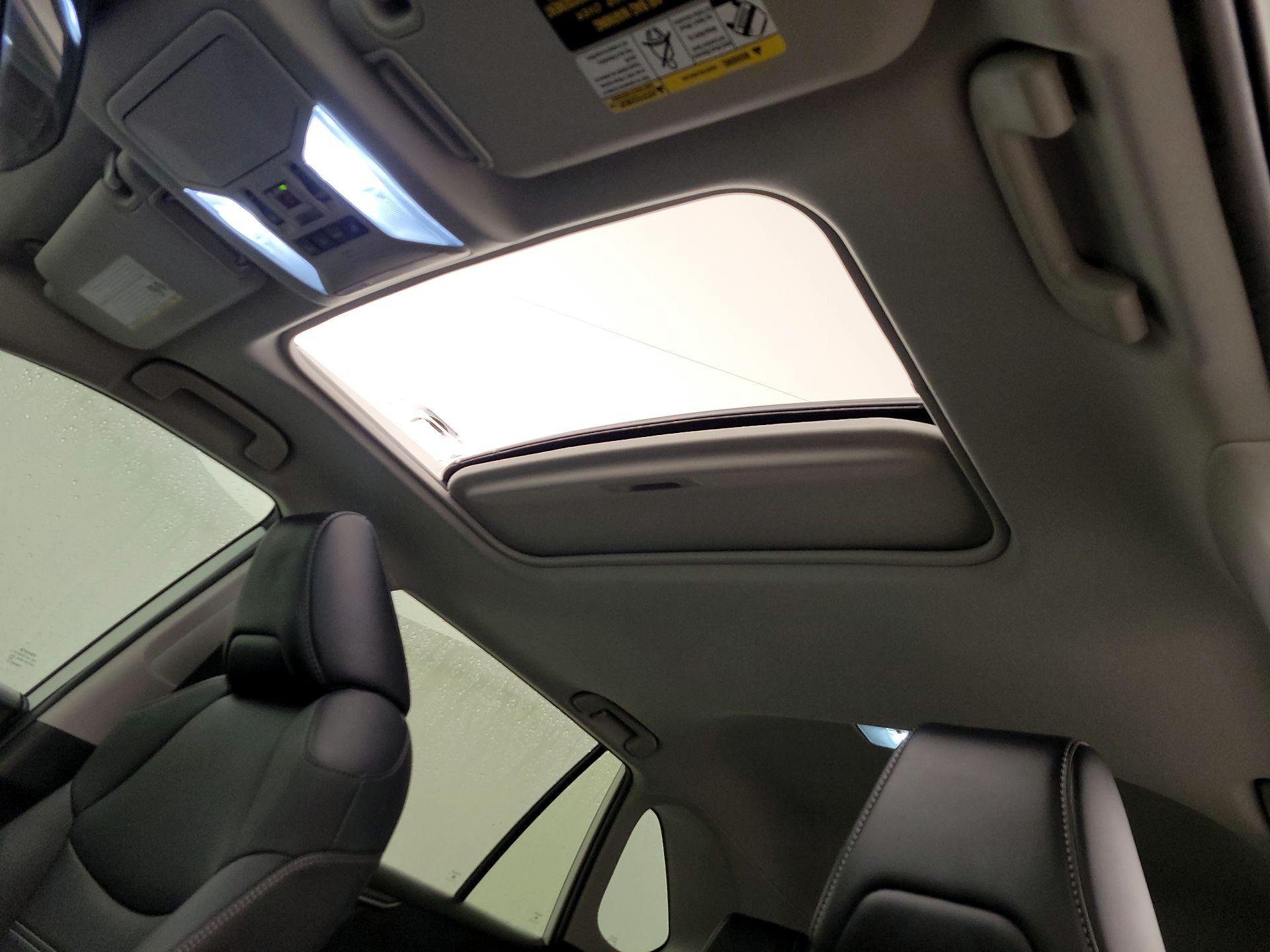 Thumbnail: 2021 Toyota RAV4 - 19