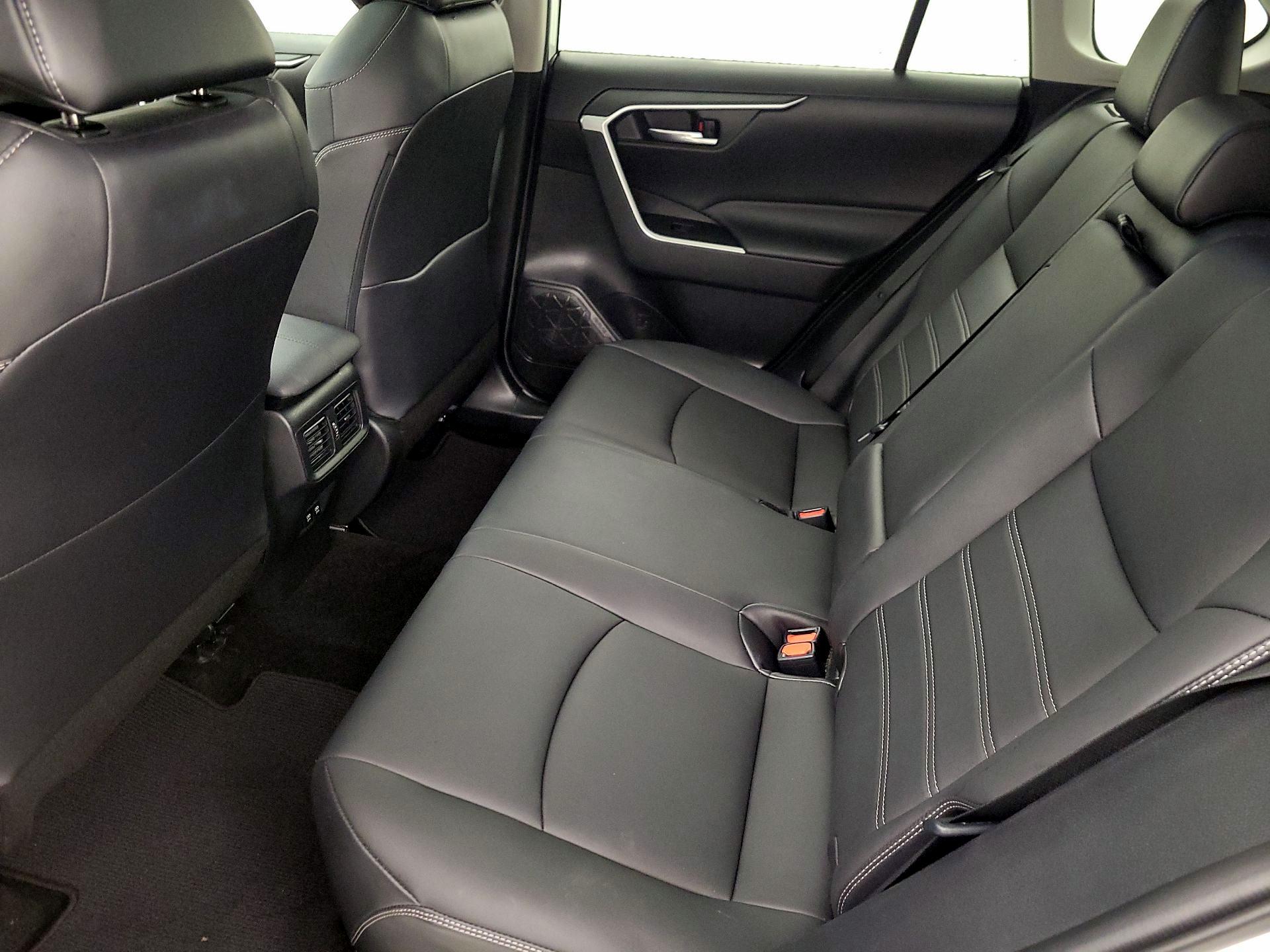 Thumbnail: 2021 Toyota RAV4 - 20