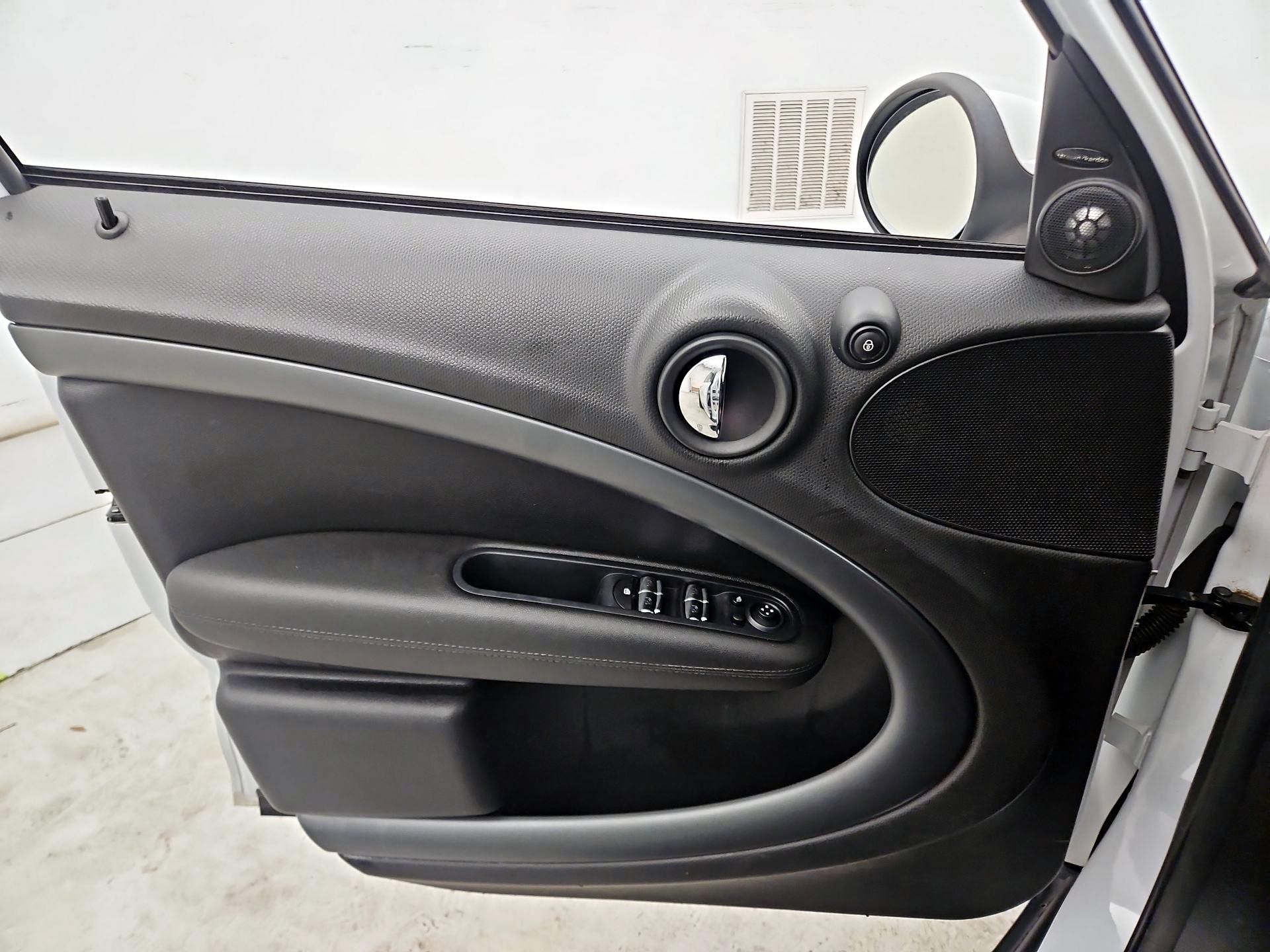 Thumbnail: 2016 MINI Cooper Countryman - 12