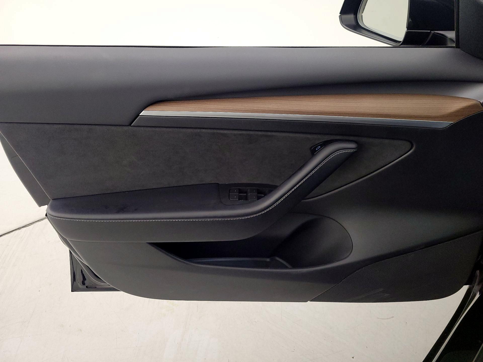 Thumbnail: 2023 Tesla Model 3 - 12