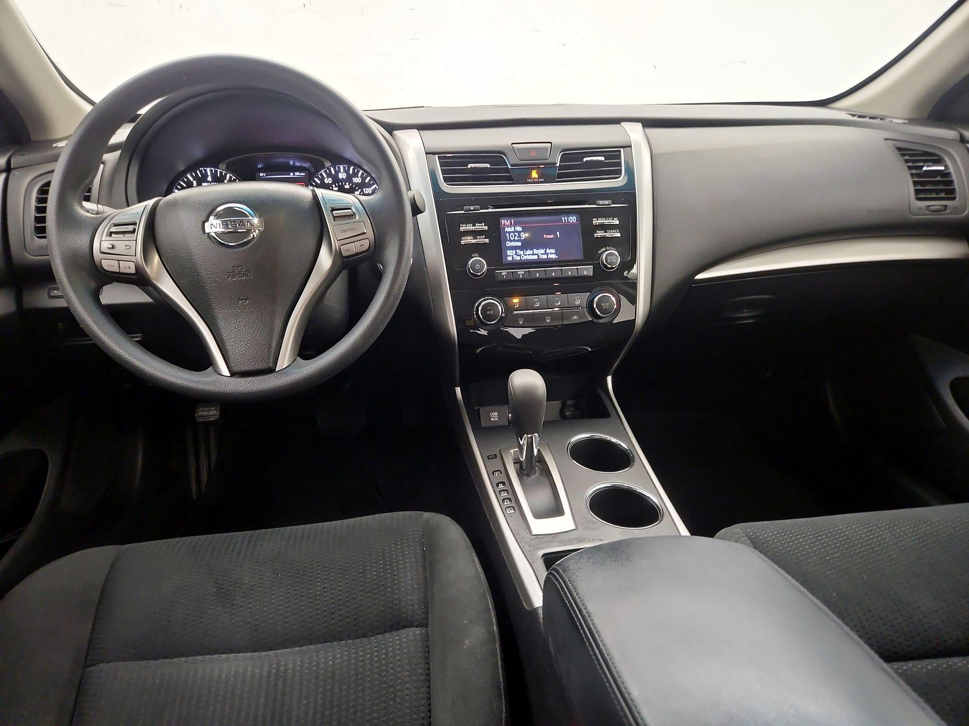 Thumbnail: 2015 Nissan Altima - 9