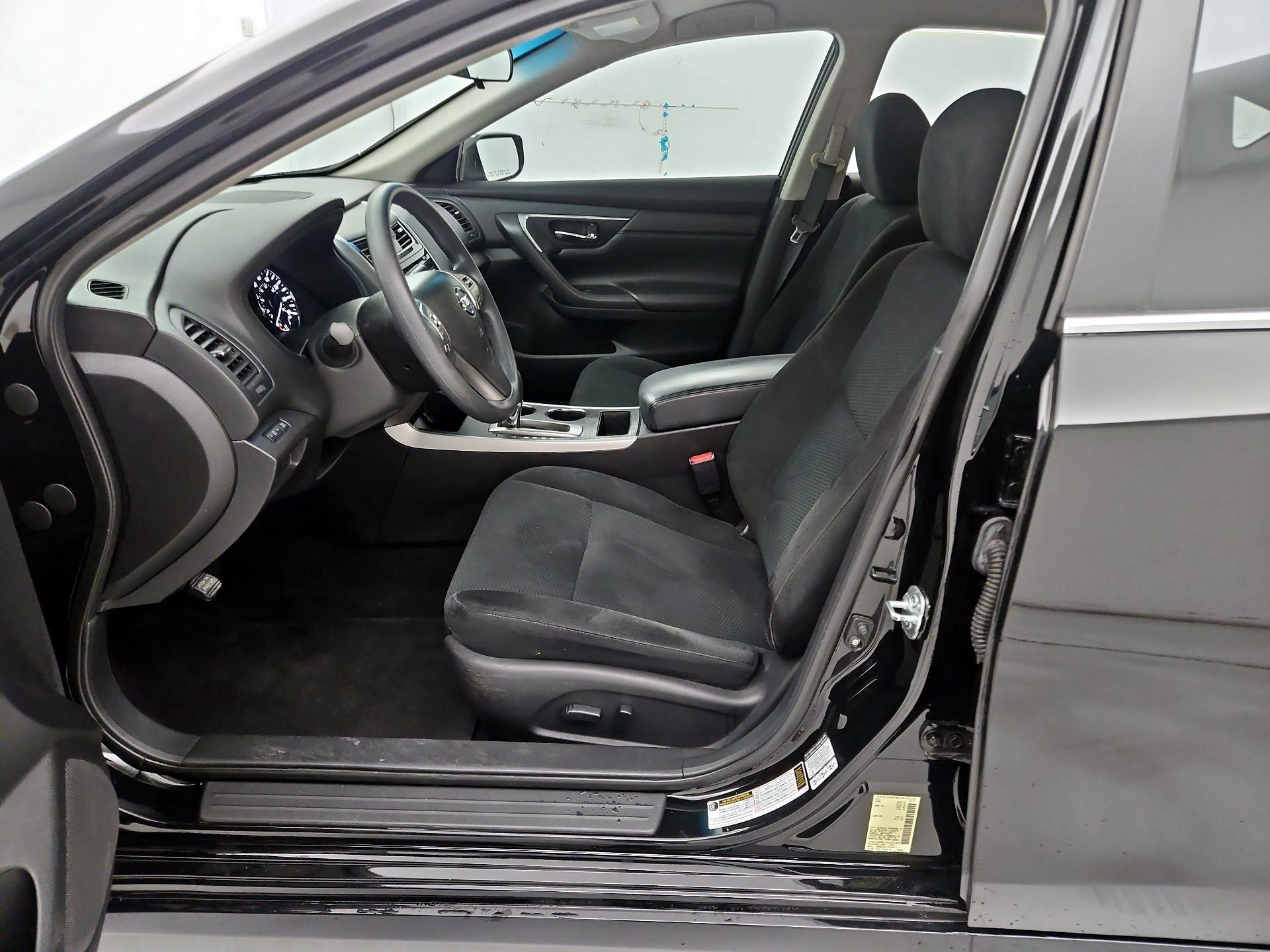 Thumbnail: 2015 Nissan Altima - 11