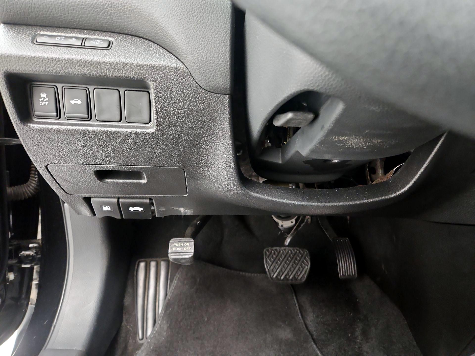 Thumbnail: 2015 Nissan Altima - 13