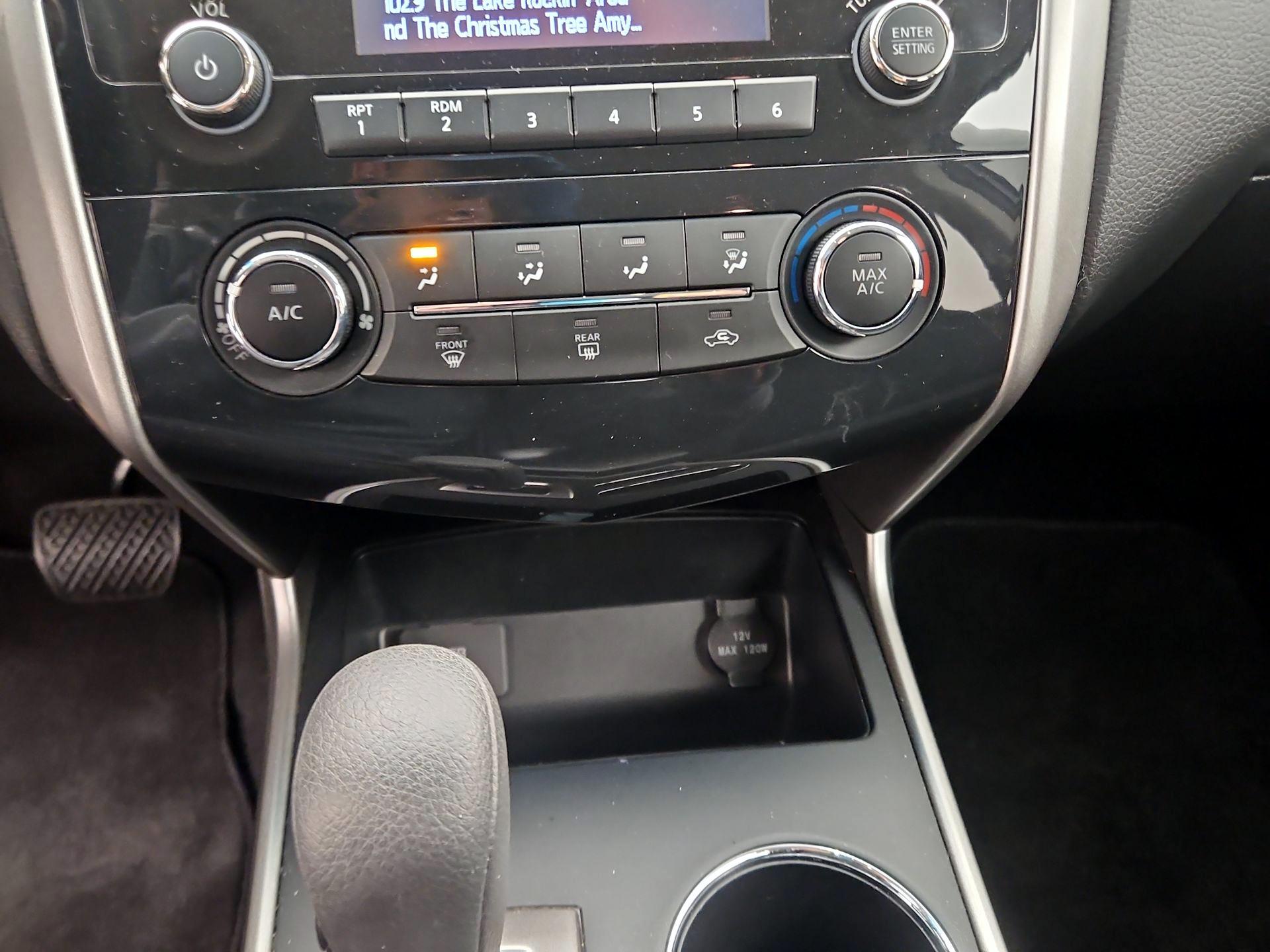 Thumbnail: 2015 Nissan Altima - 16