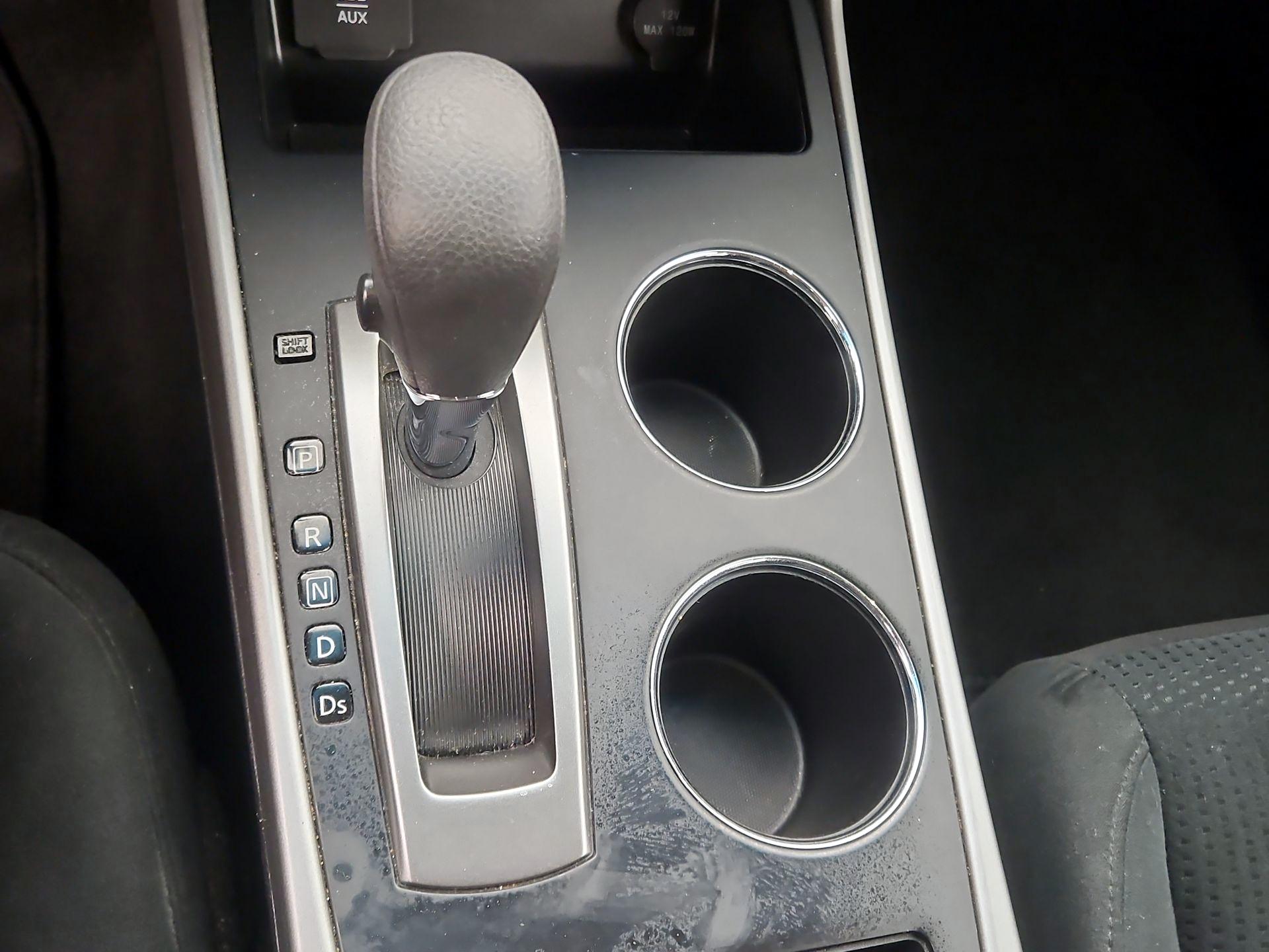 Thumbnail: 2015 Nissan Altima - 17