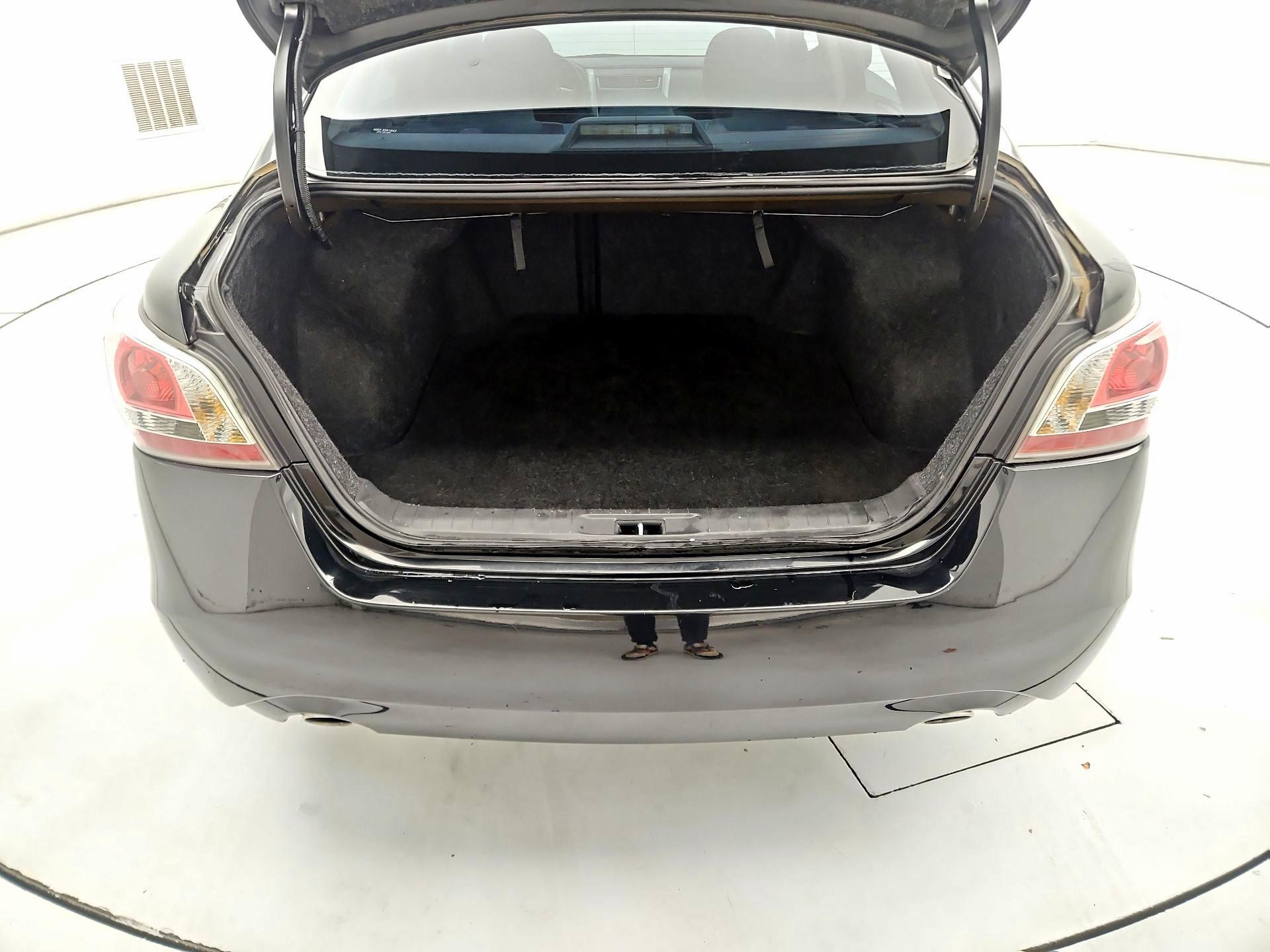 Thumbnail: 2015 Nissan Altima - 20