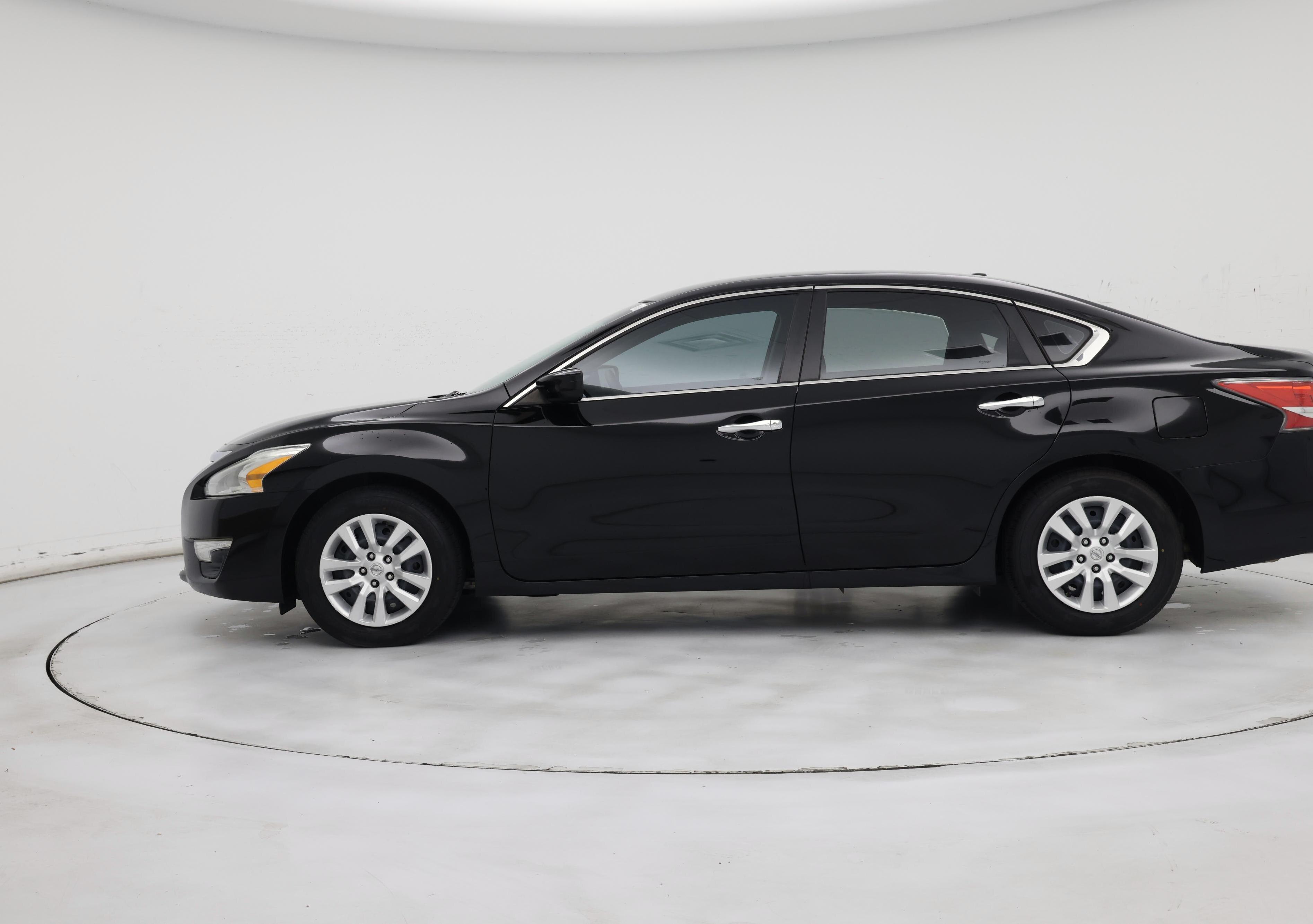 Thumbnail: 2015 Nissan Altima - 3