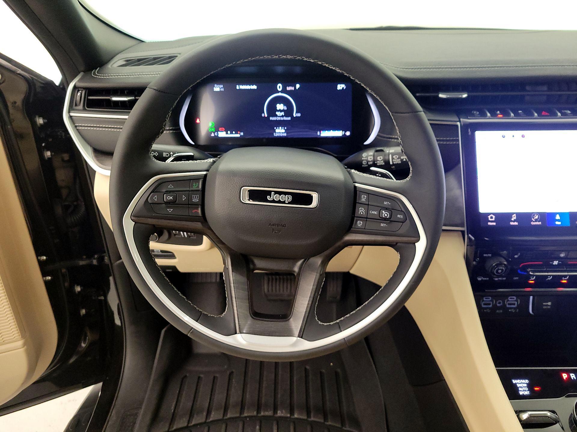 Thumbnail: 2023 Jeep Grand Cherokee - 10