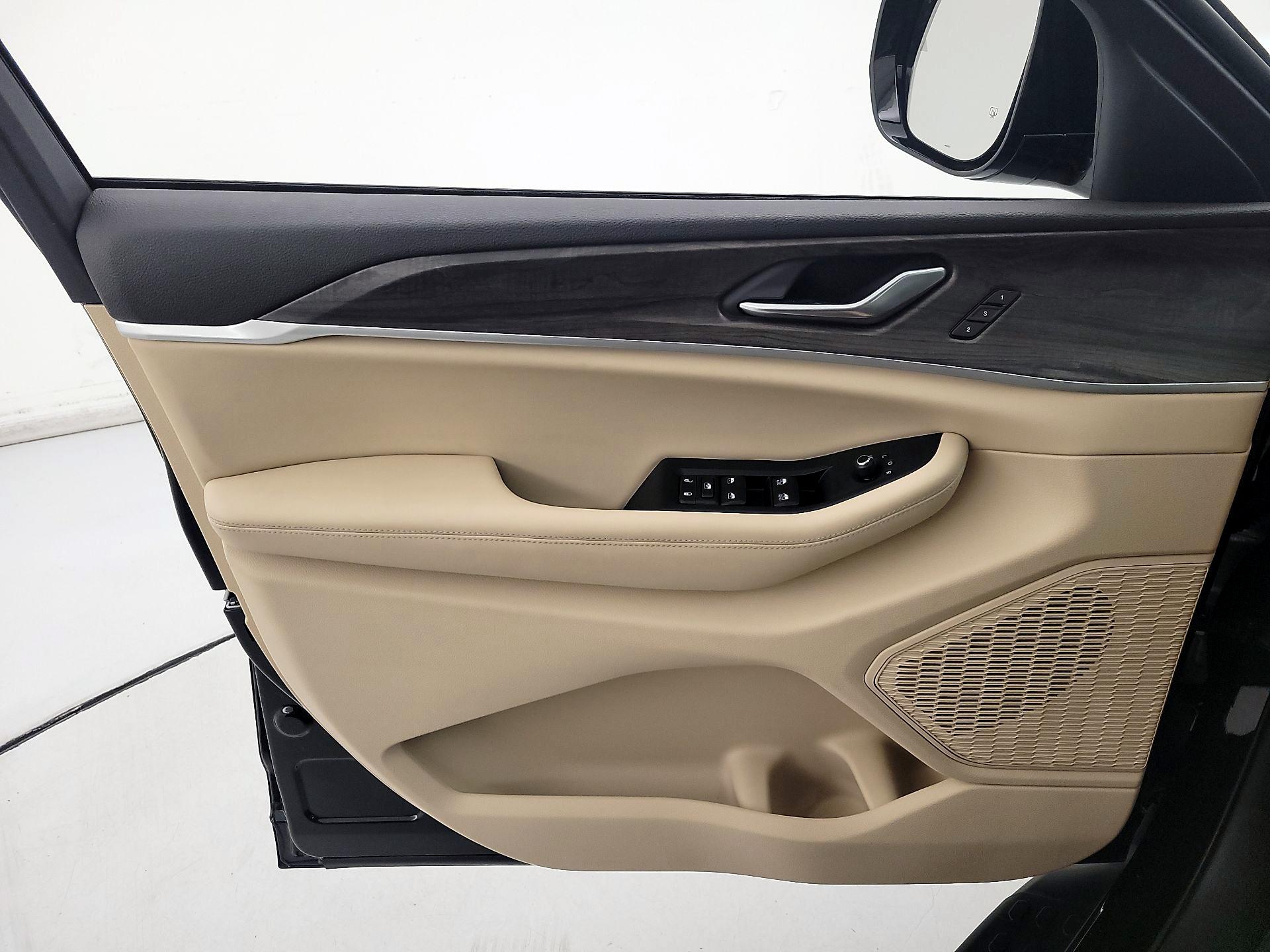 Thumbnail: 2023 Jeep Grand Cherokee - 12