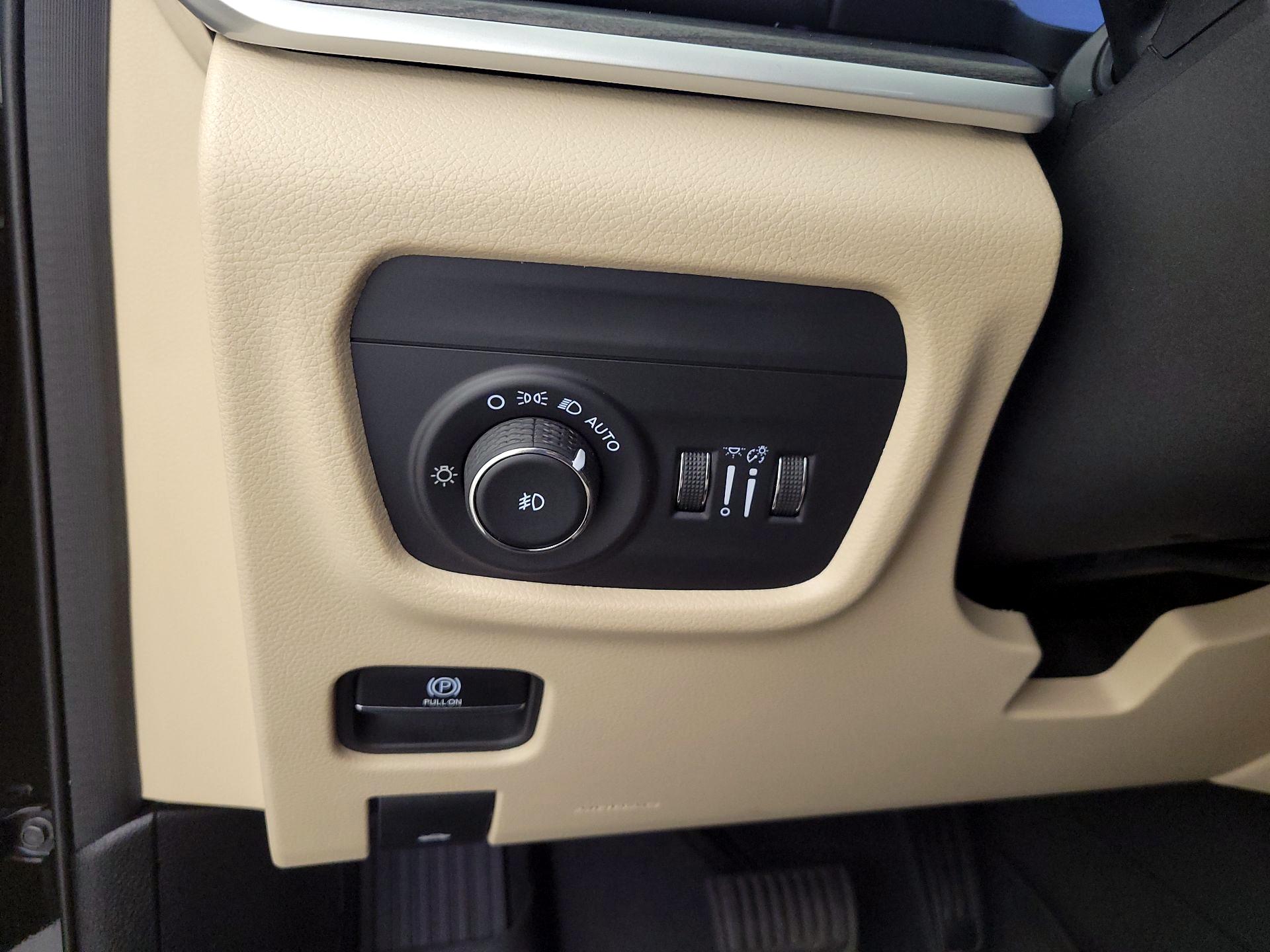 Thumbnail: 2023 Jeep Grand Cherokee - 13