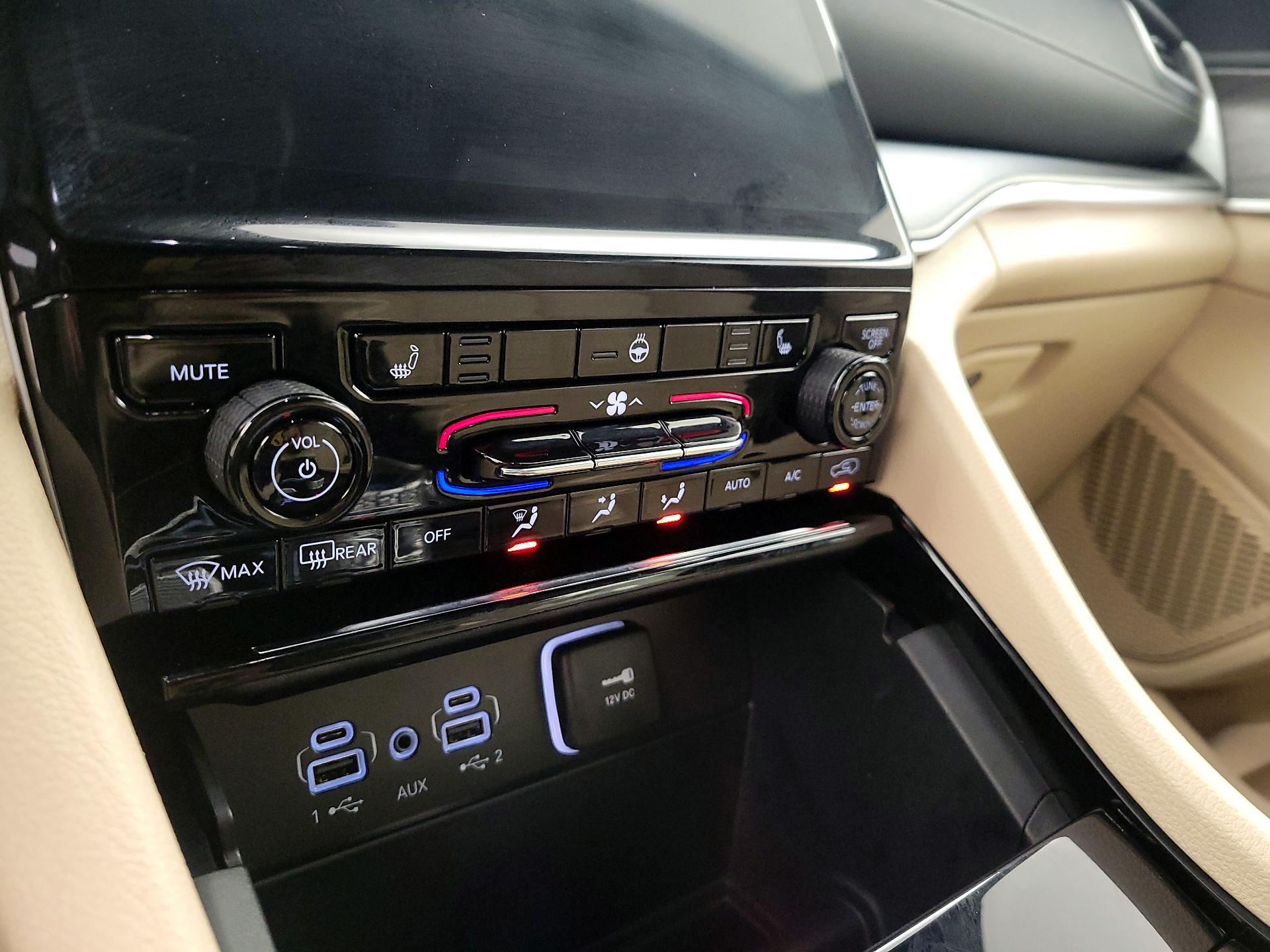 Thumbnail: 2023 Jeep Grand Cherokee - 17