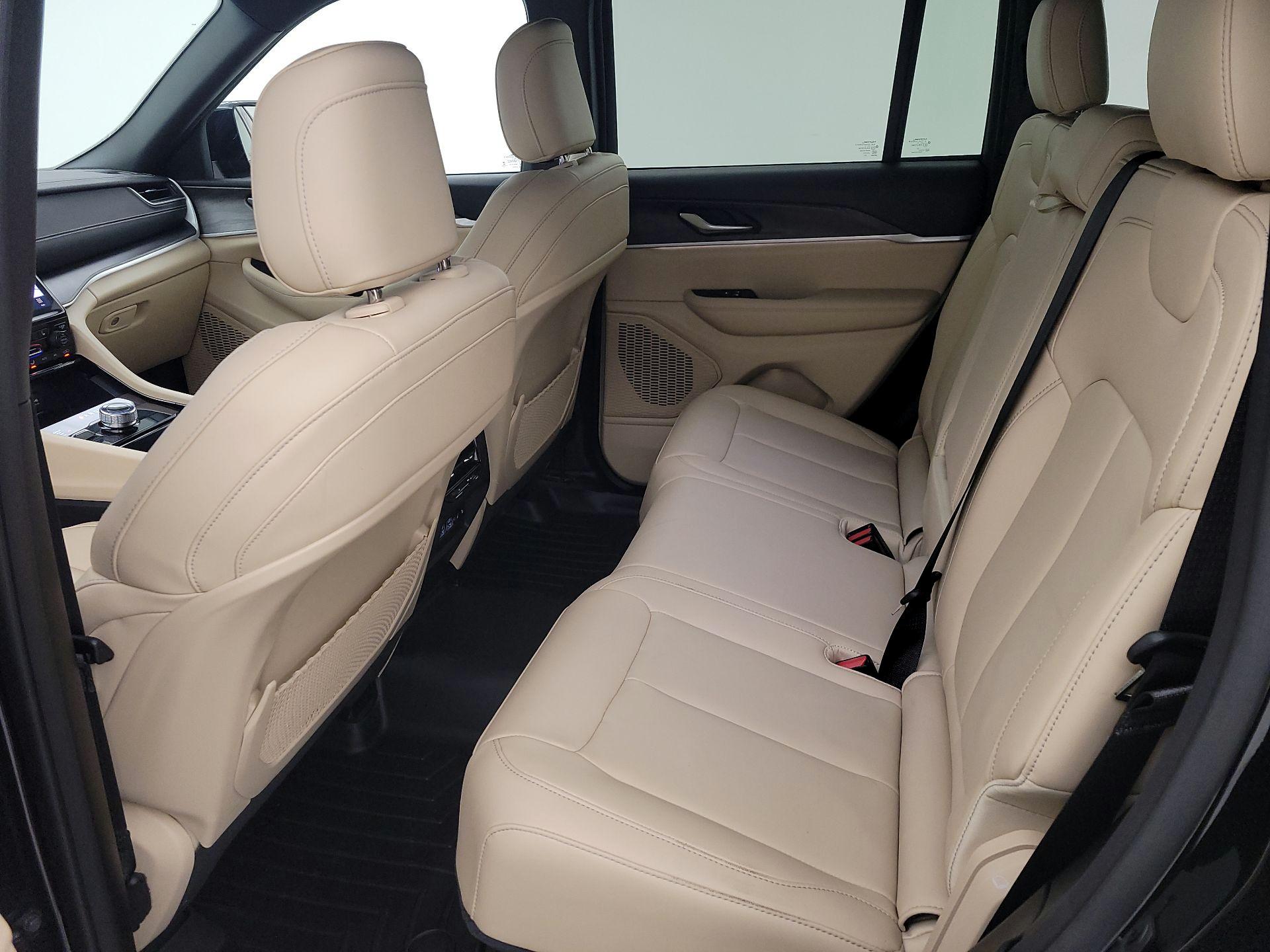 Thumbnail: 2023 Jeep Grand Cherokee - 20