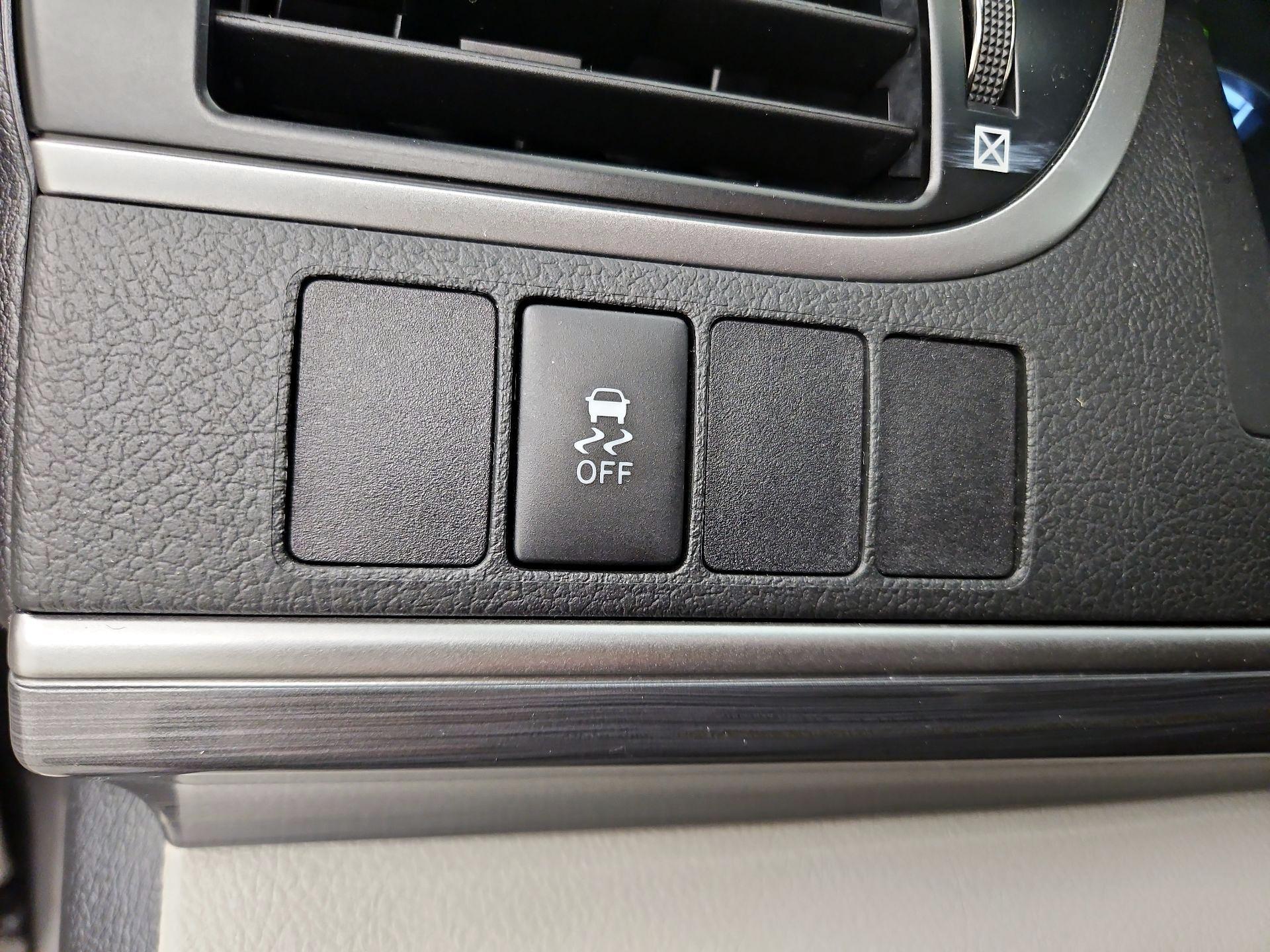 Thumbnail: 2014 Toyota Camry - 13