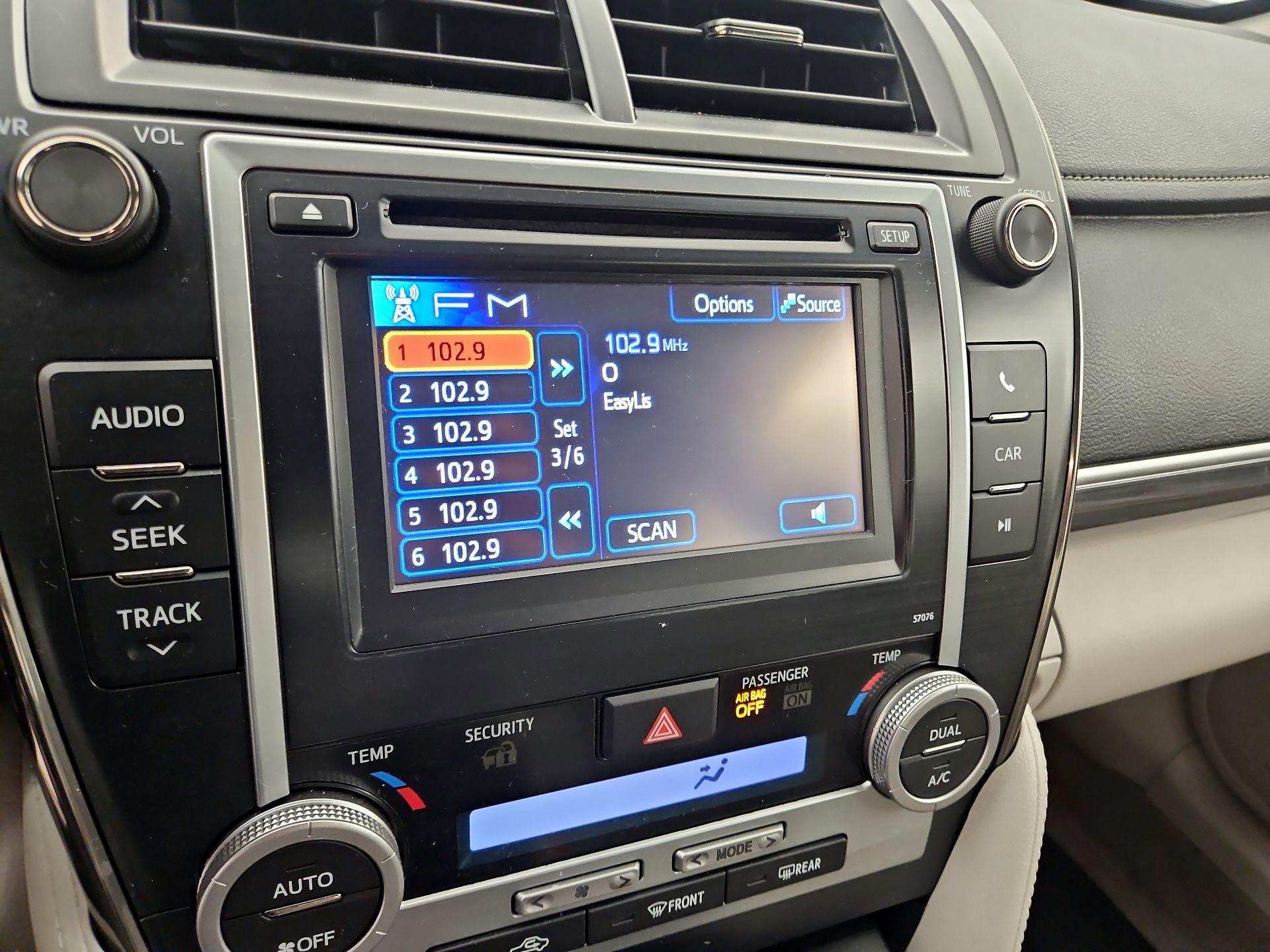 Thumbnail: 2014 Toyota Camry - 14