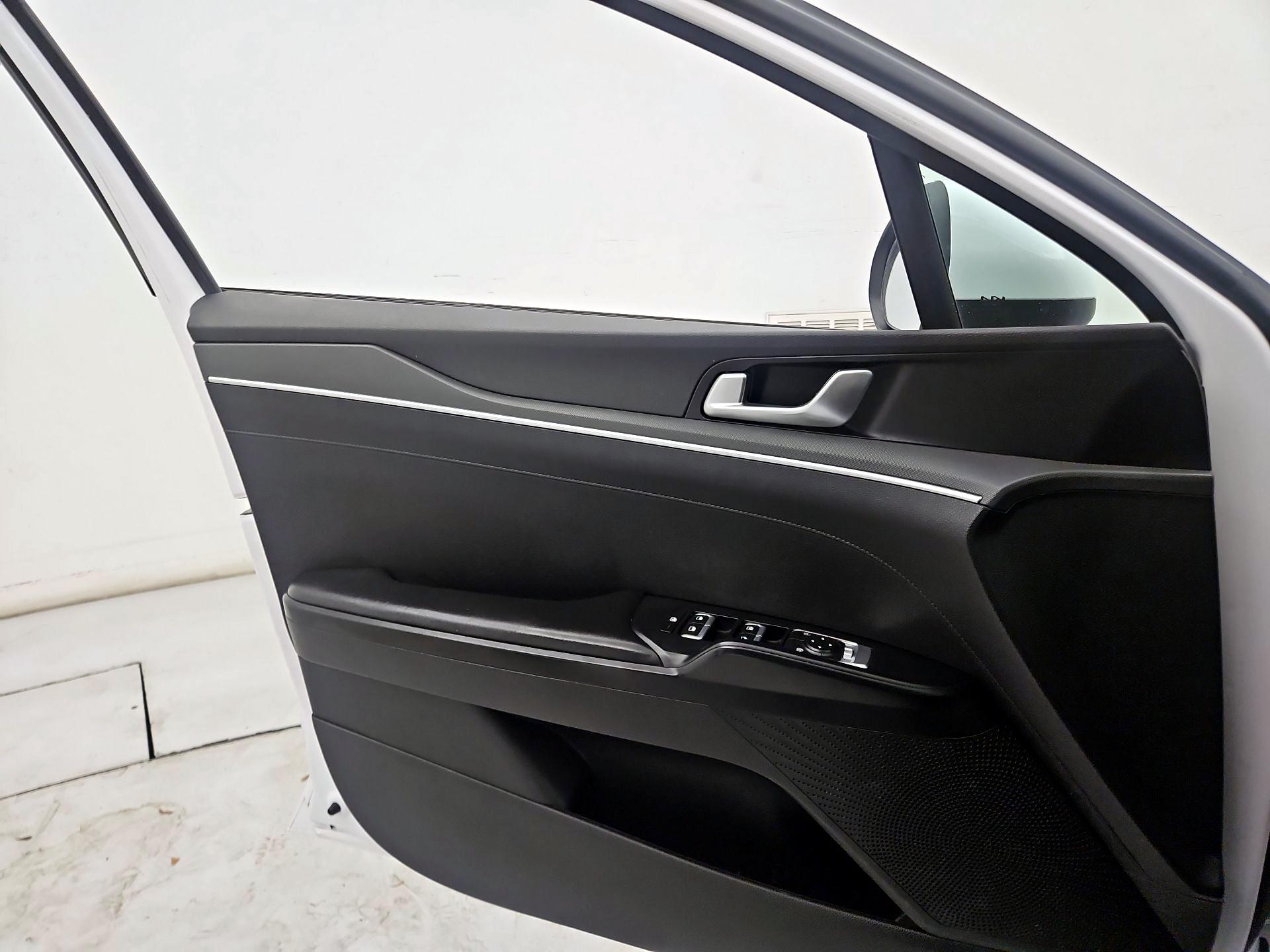 Thumbnail: 2022 Kia K5 - 12