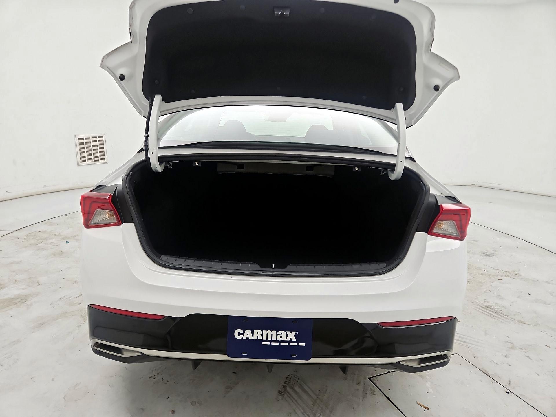 Thumbnail: 2022 Kia K5 - 20