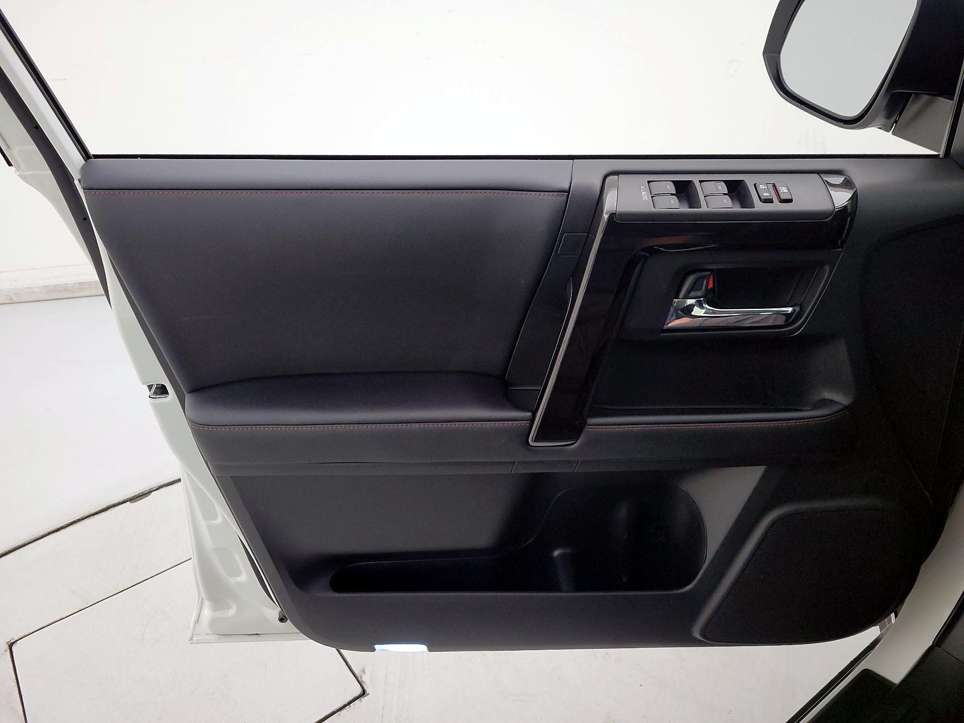 Thumbnail: 2021 Toyota 4Runner - 12