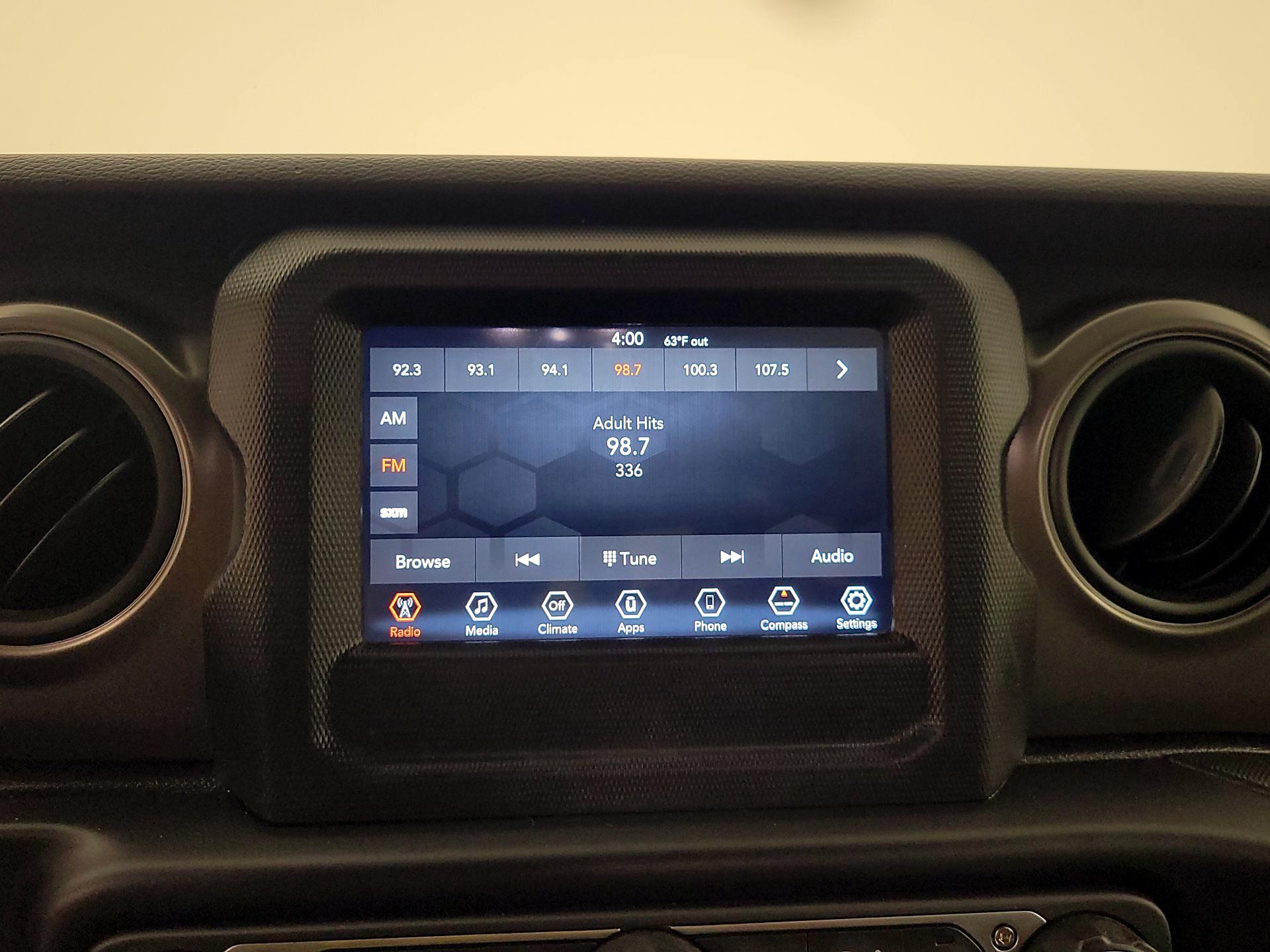 Thumbnail: 2022 Jeep Wrangler - 15