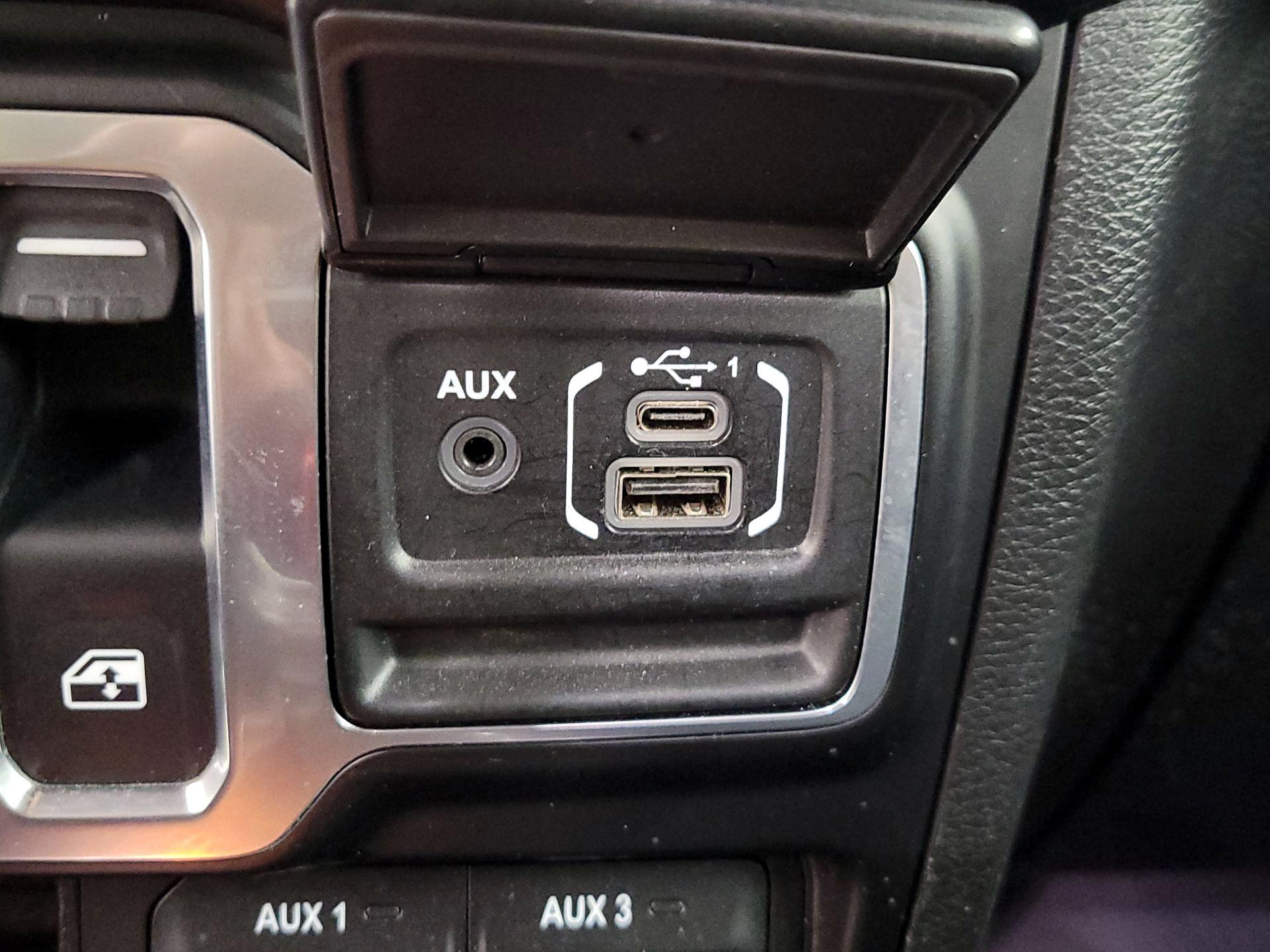 Thumbnail: 2022 Jeep Wrangler - 18