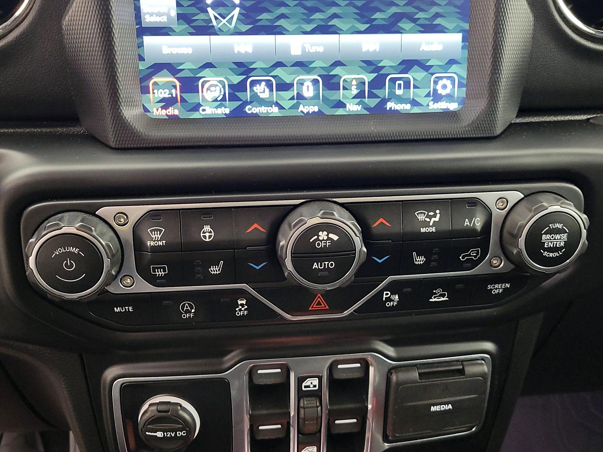 Thumbnail: 2021 Jeep Gladiator - 17