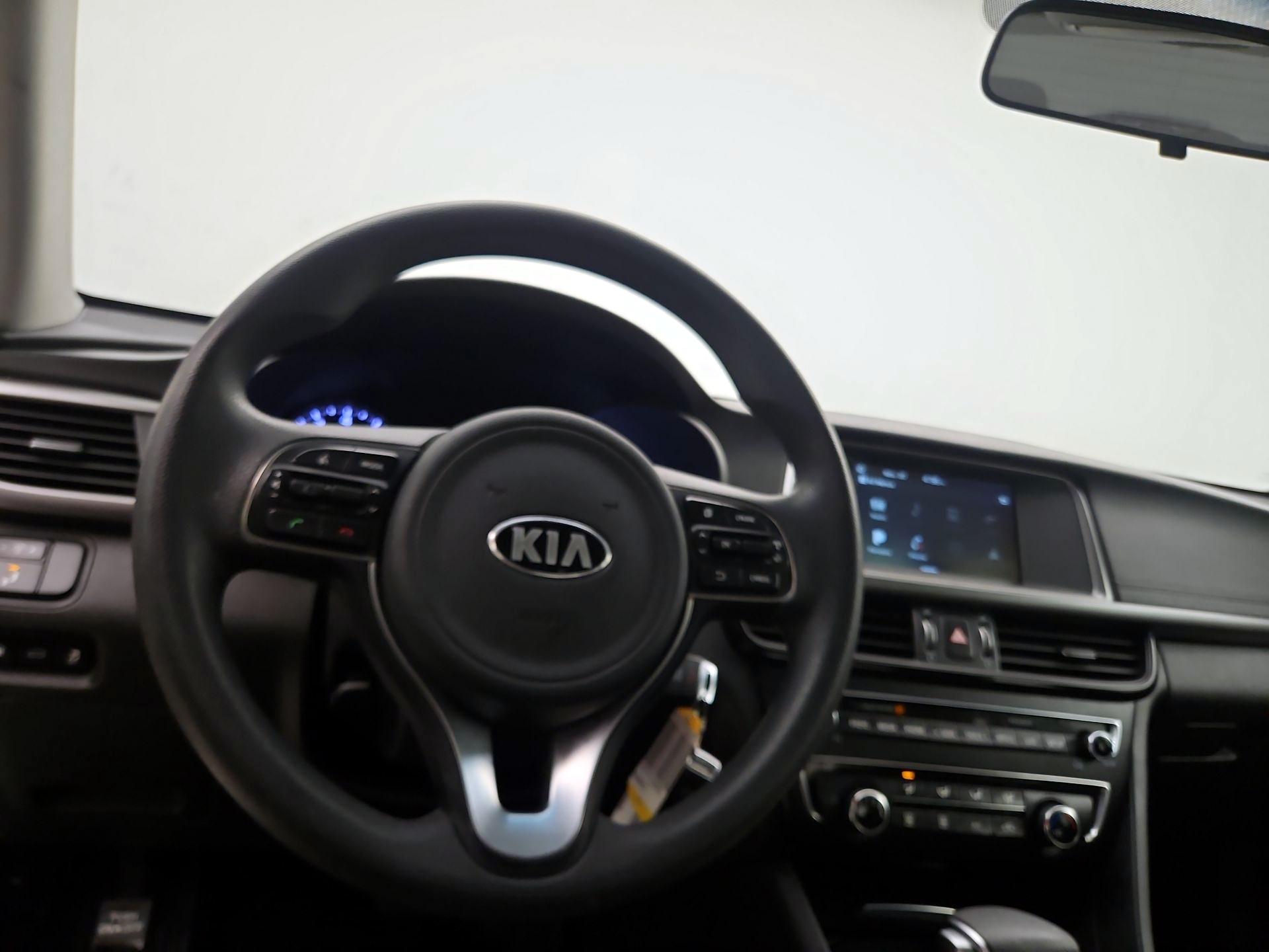 Thumbnail: 2018 Kia Optima - 10