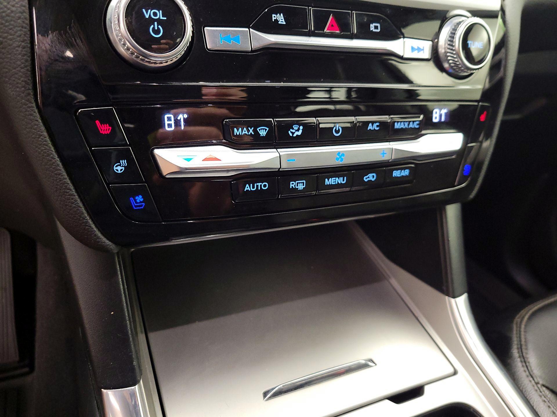 Thumbnail: 2021 Ford Explorer - 17