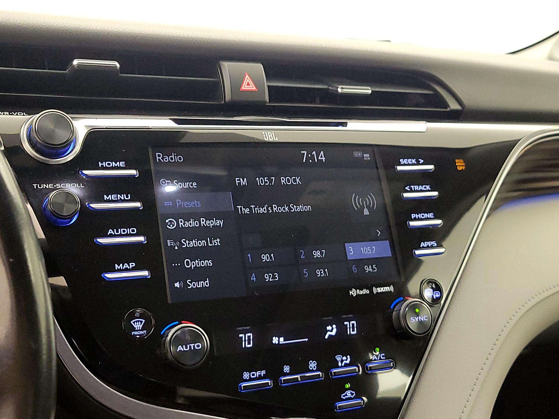 Thumbnail: 2019 Toyota Camry - 16