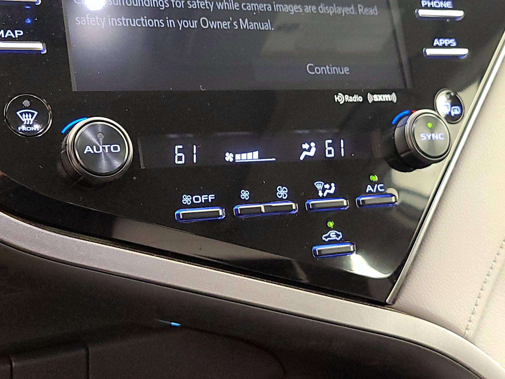 Thumbnail: 2019 Toyota Camry - 17