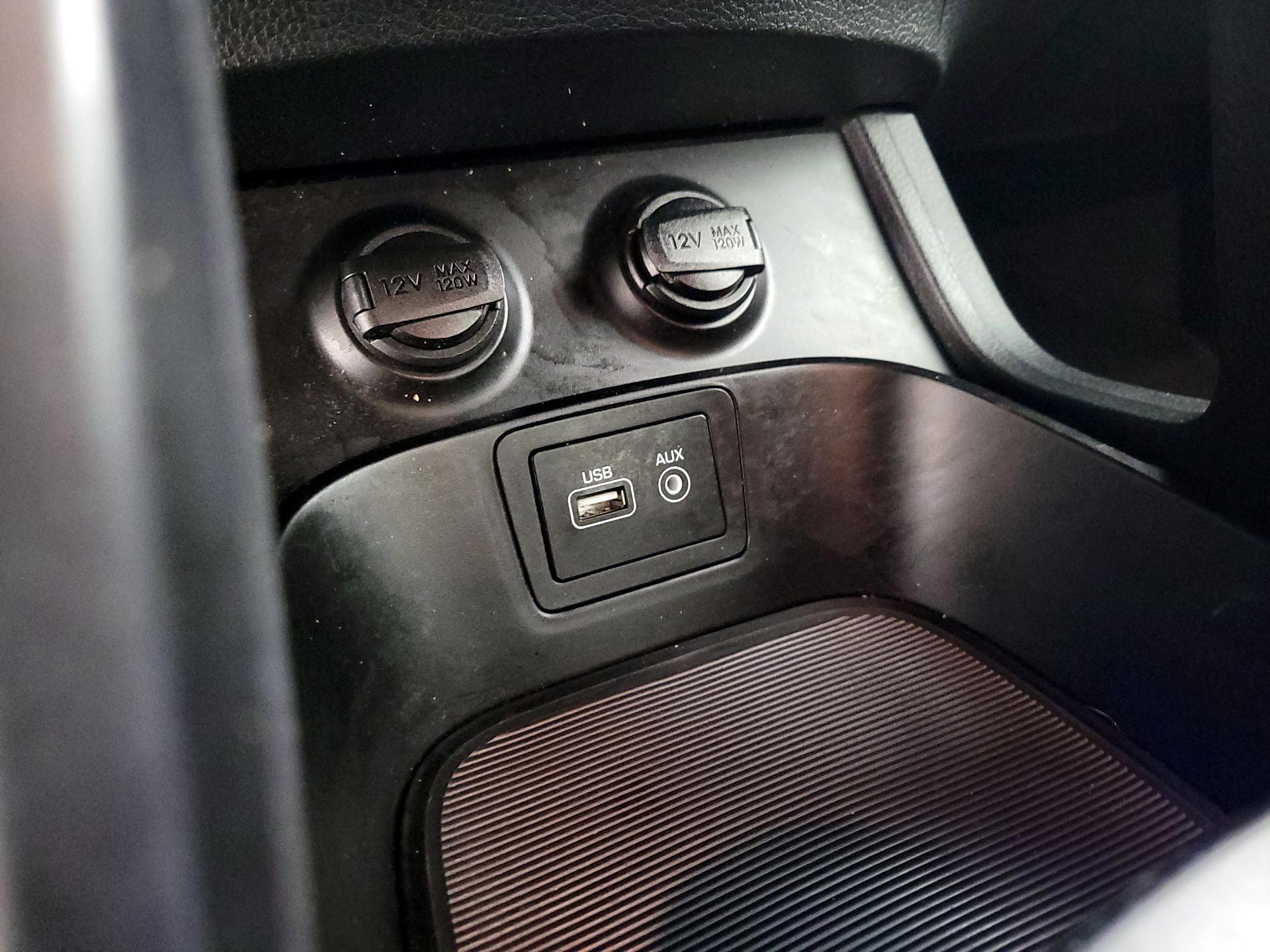 Thumbnail: 2018 Hyundai Santa Fe - 18