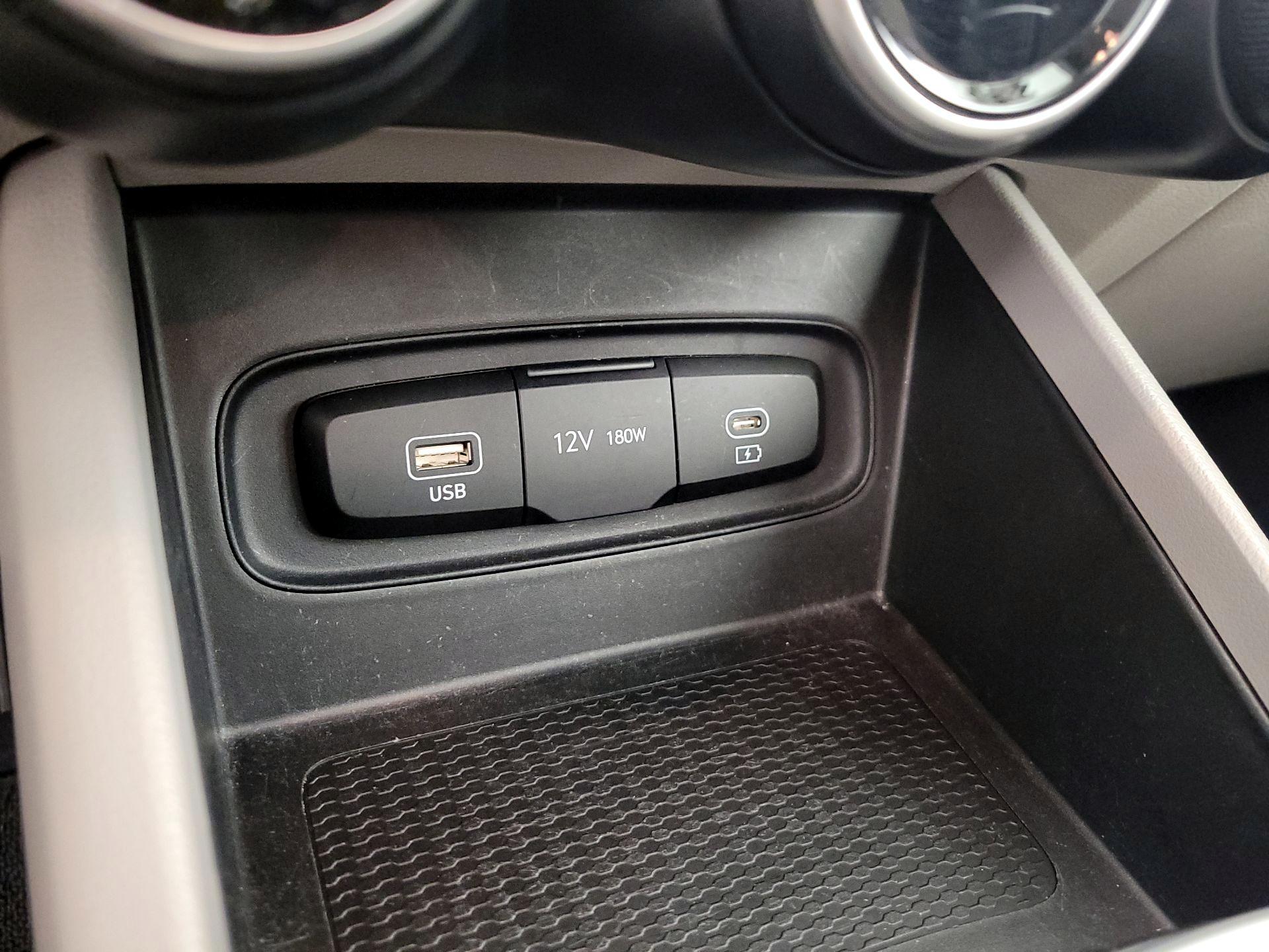 Thumbnail: 2024 Hyundai Venue - 18