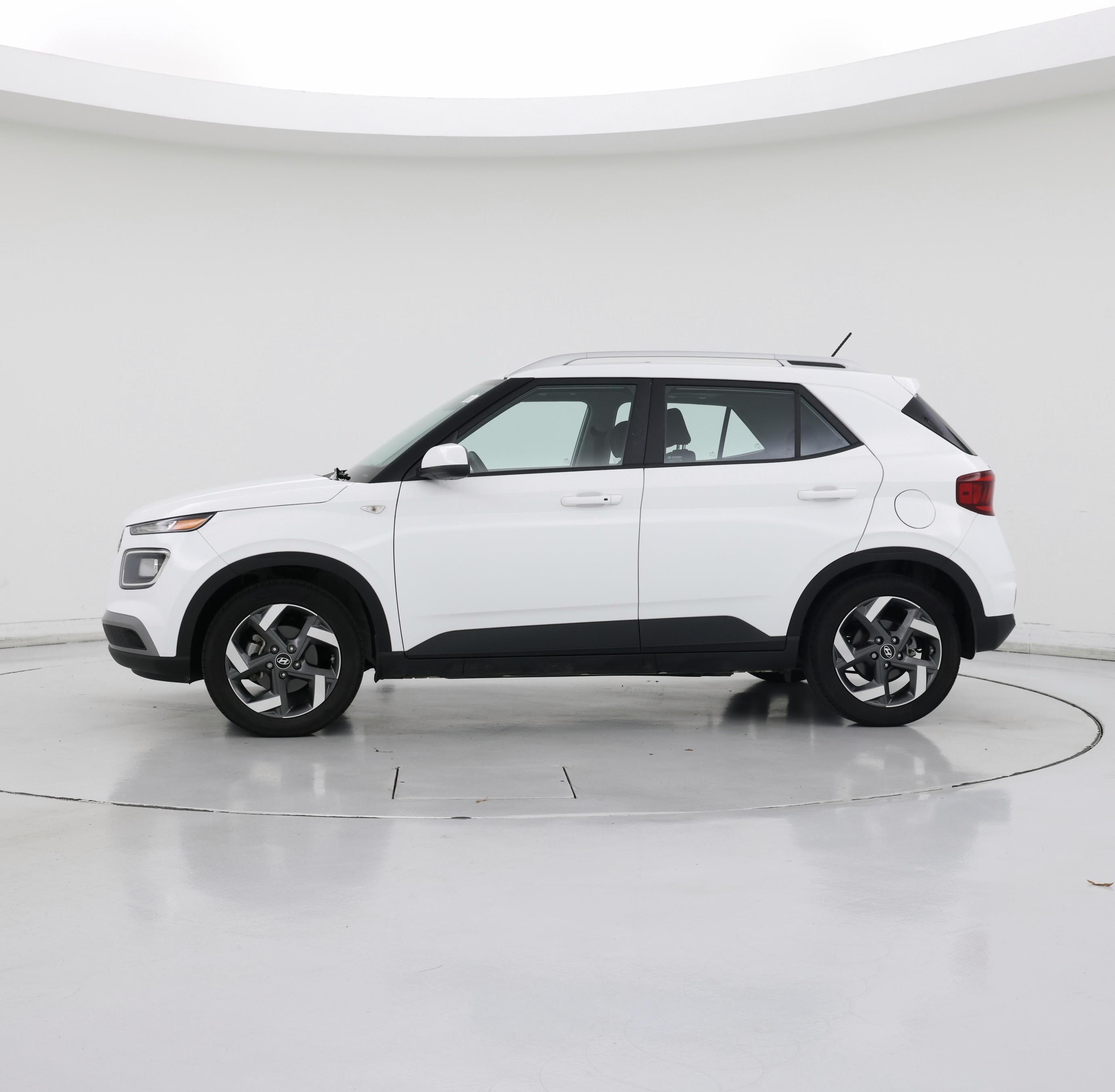 Thumbnail: 2024 Hyundai Venue - 3